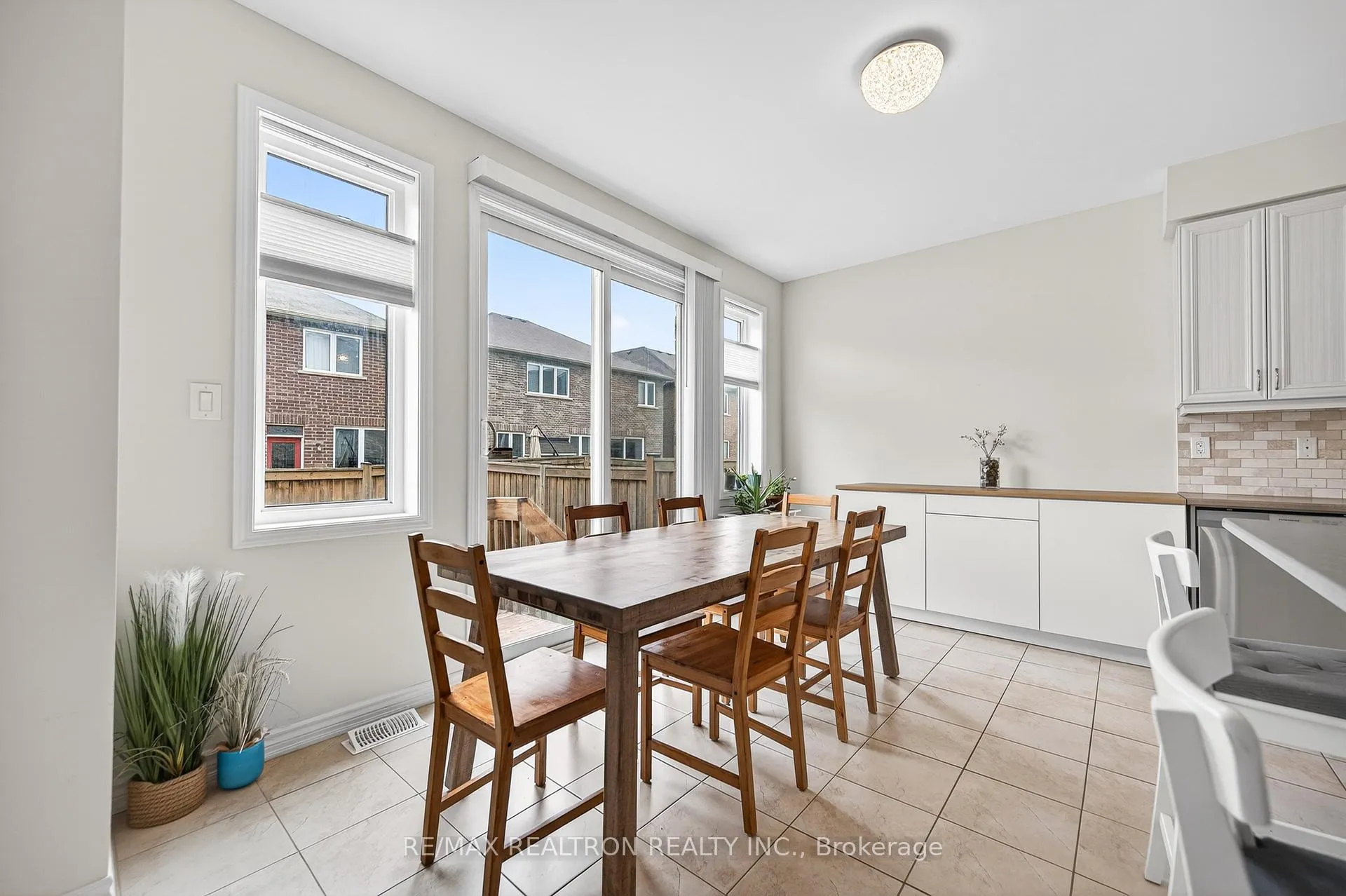 Photo 17 of 81 Enford Crescent, Brampton, Northwest Brampton — HOMEH
