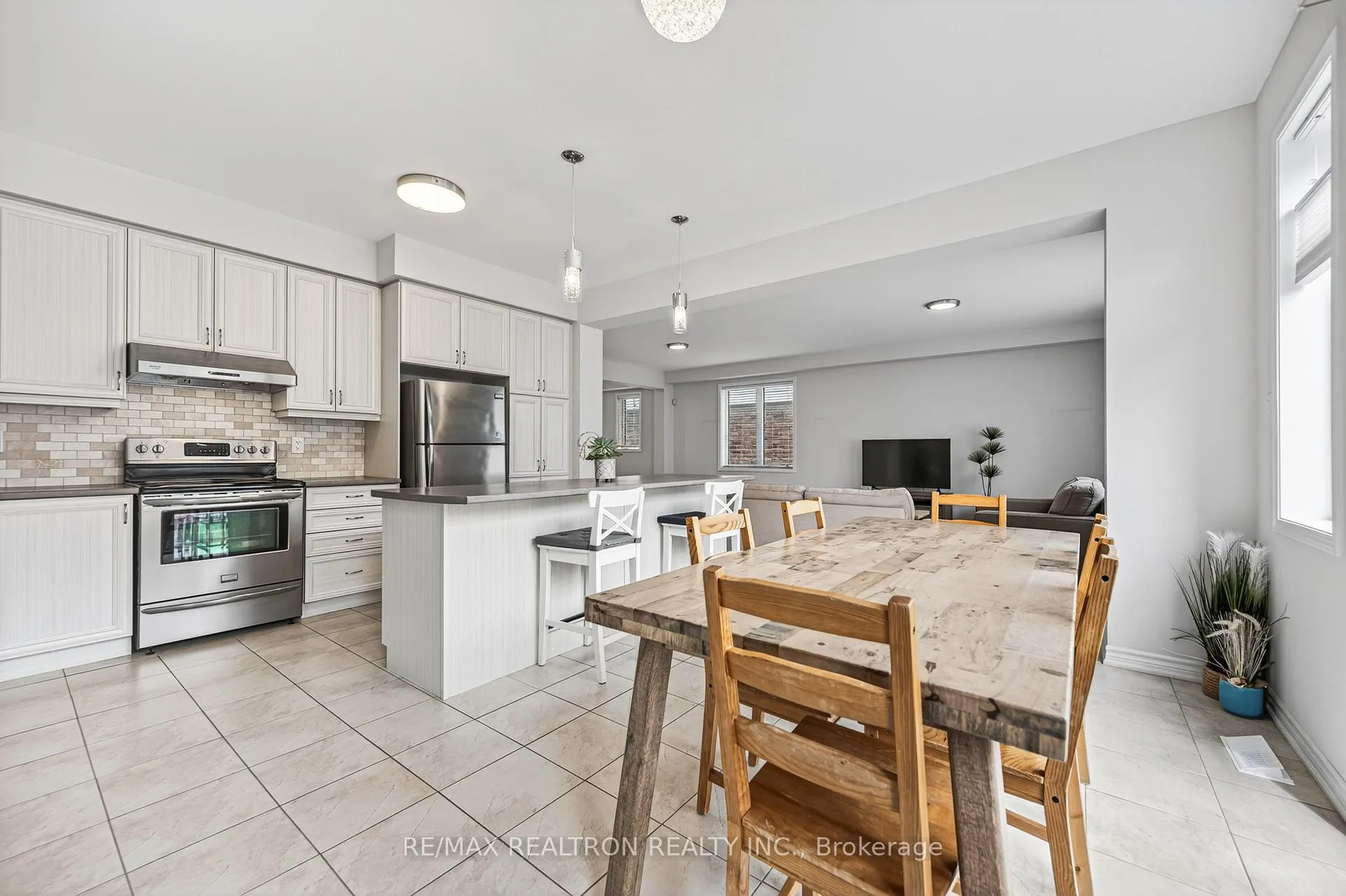Photo 19 of 81 Enford Crescent, Brampton, Northwest Brampton — HOMEH