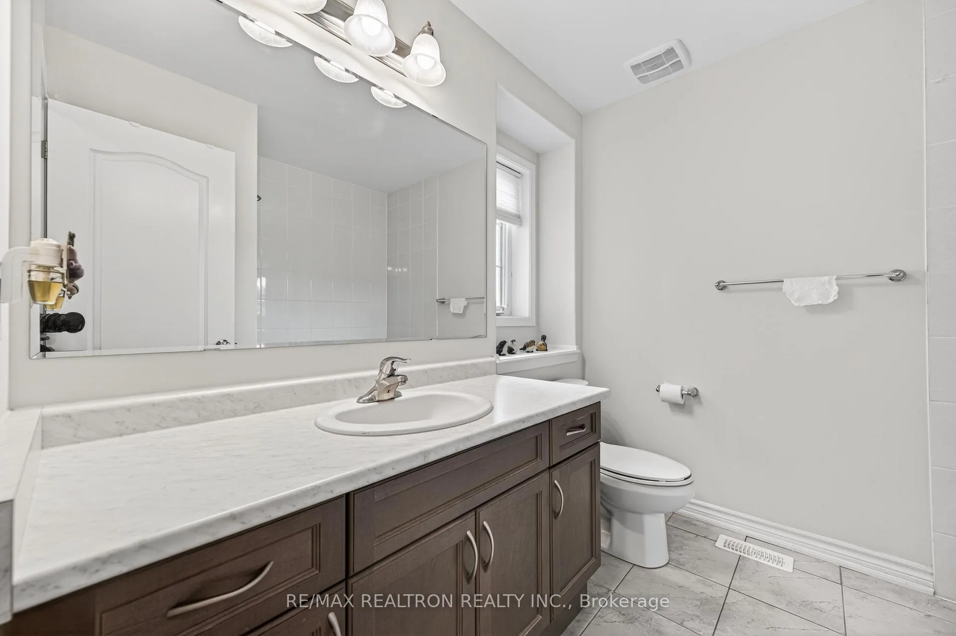 Photo 36 of 81 Enford Crescent, Brampton, Northwest Brampton — HOMEH