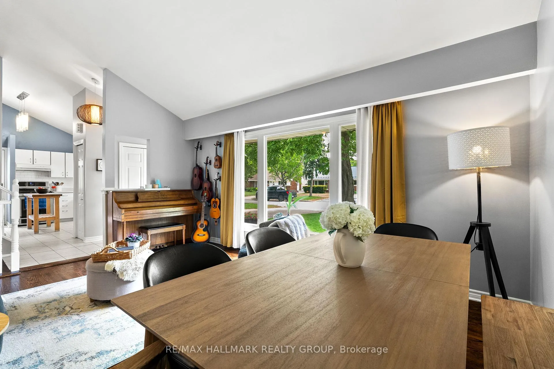 Photo 11 of 767 Adams Avenue, Ottawa, Elmvale Acres — HOMEH