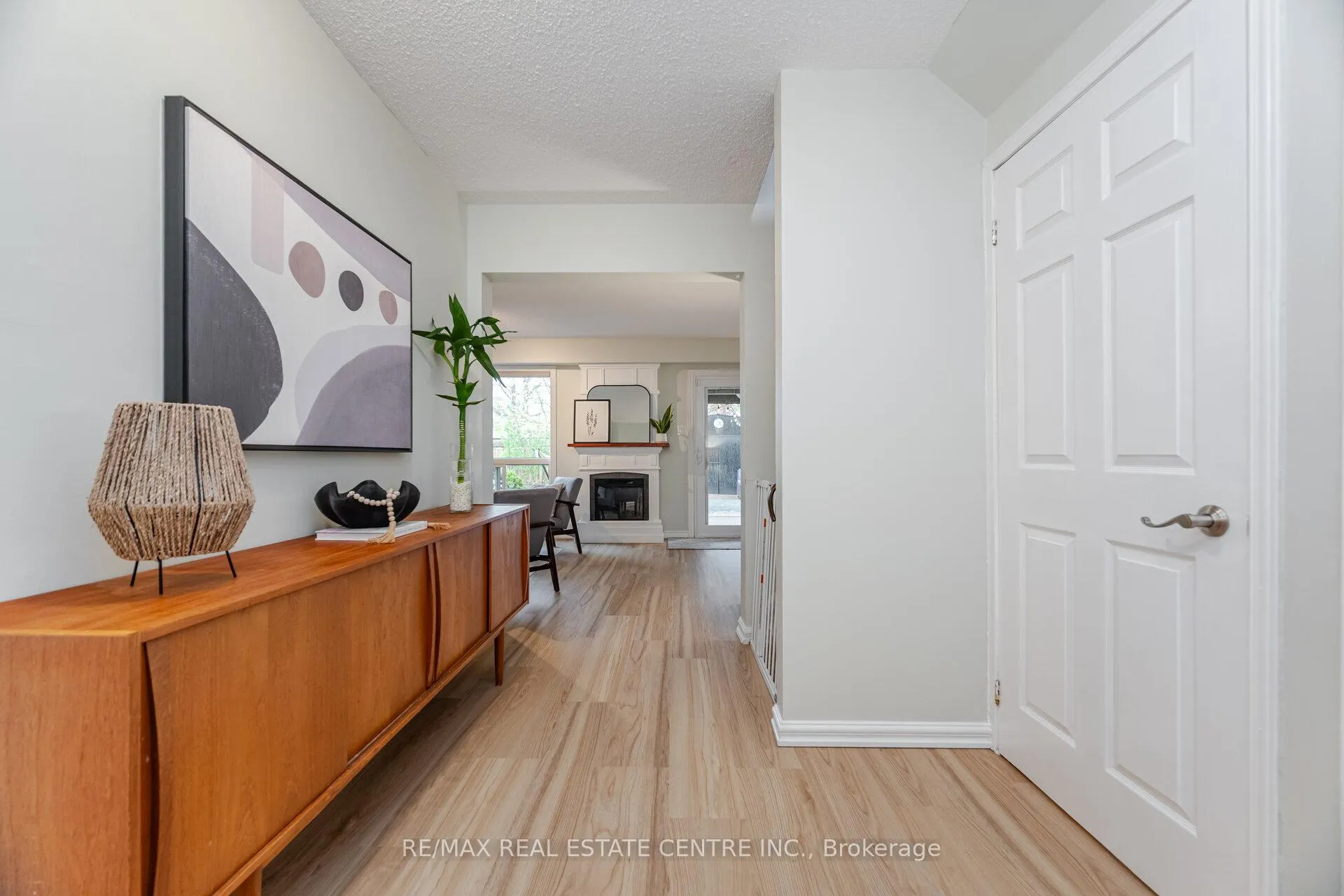 Photo 3 of 3017 Glace Bay Road, Mississauga, Meadowvale — HOMEH
