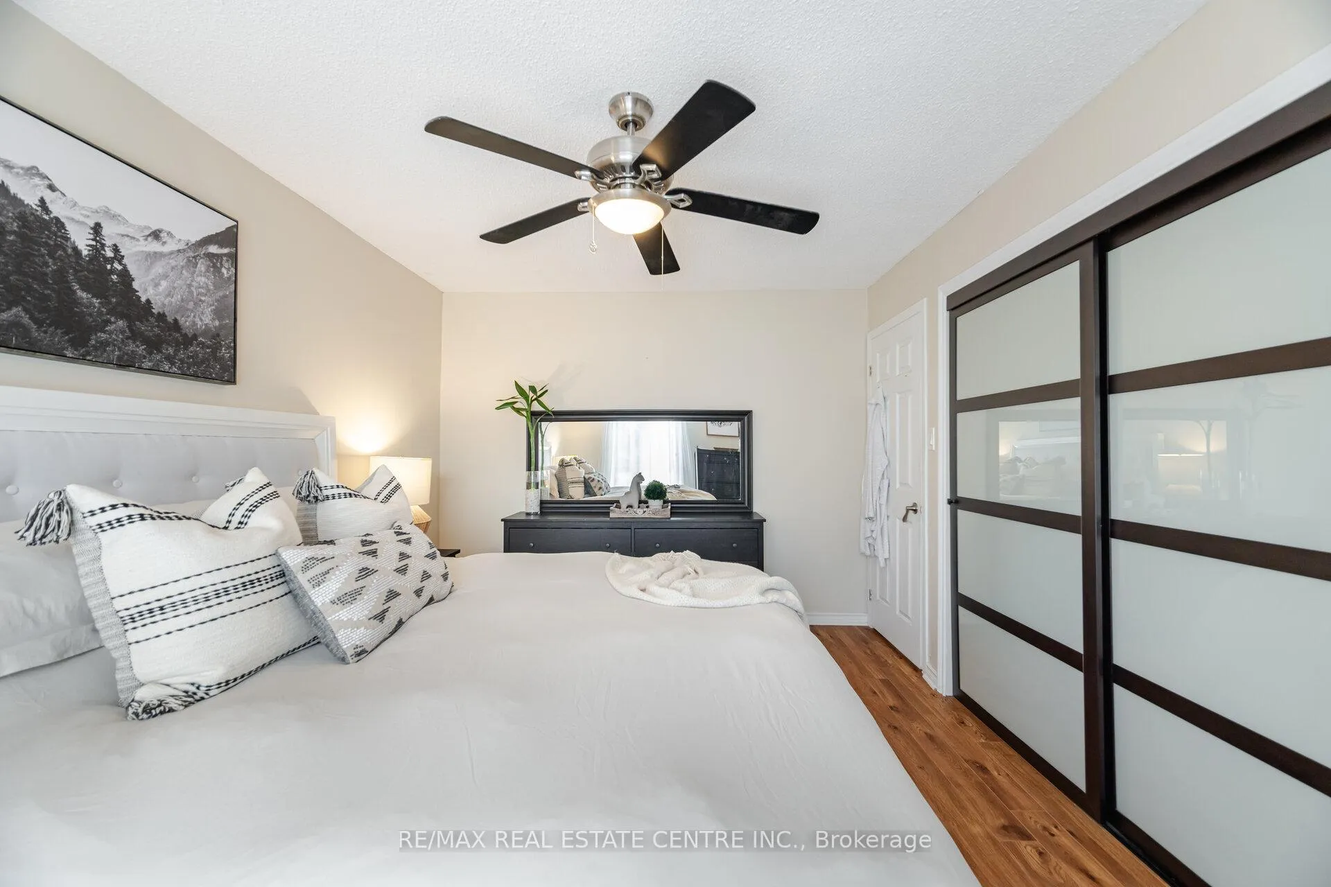 Photo 18 of 3017 Glace Bay Road, Mississauga, Meadowvale — HOMEH