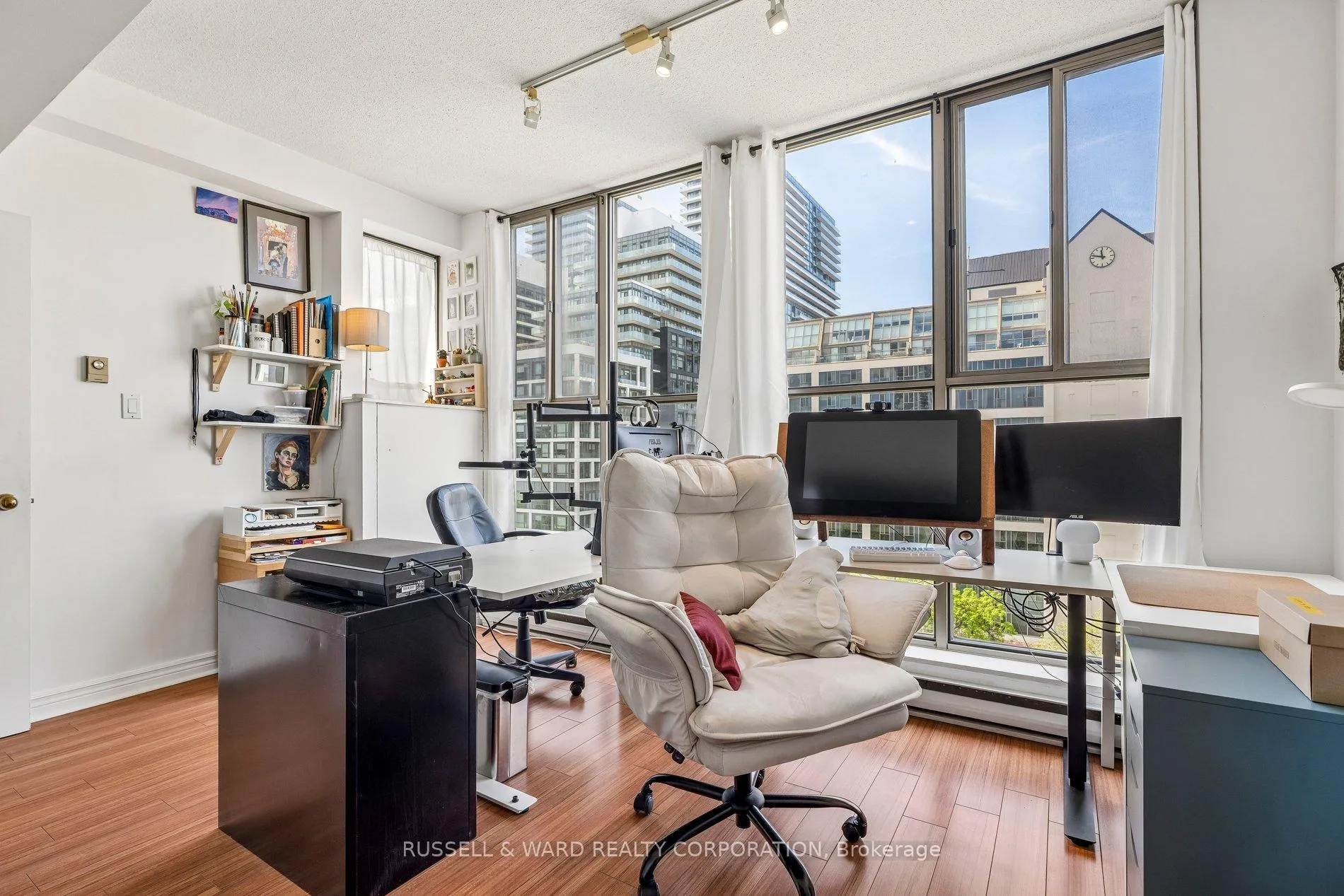 Photo 5 of Unit 911, 65 Scadding Avenue, Toronto, Waterfront Communities — HOMEH
