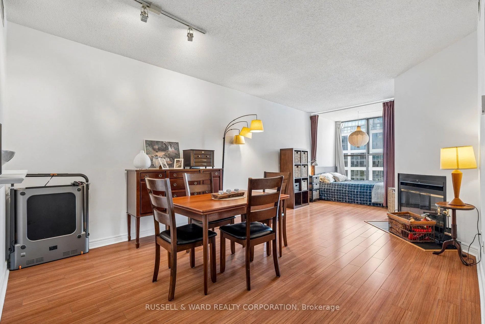Photo 7 of Unit 911, 65 Scadding Avenue, Toronto, Waterfront Communities — HOMEH