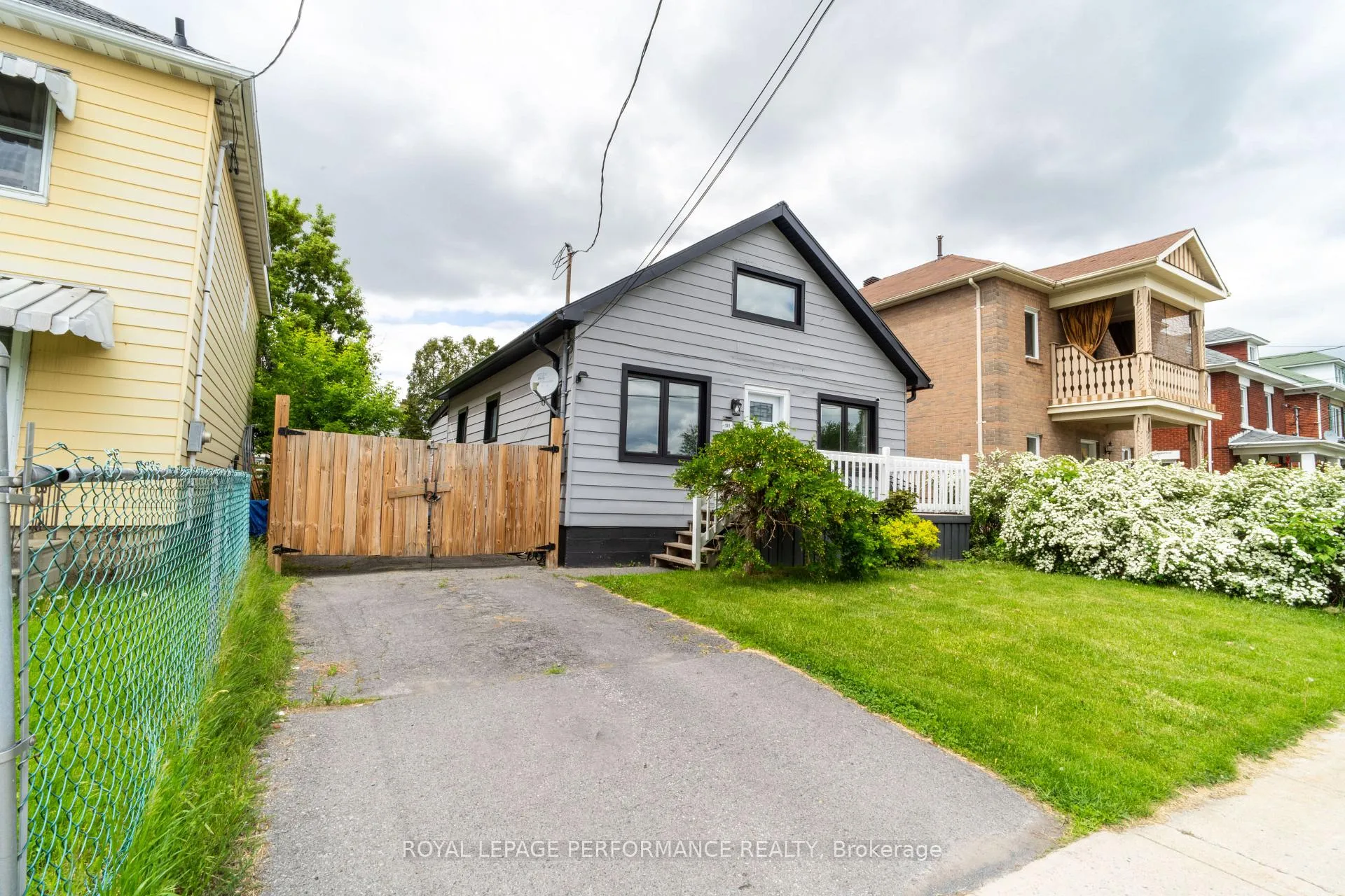 Photo 3 of 141 Chevrier Avenue, Cornwall — HOMEH