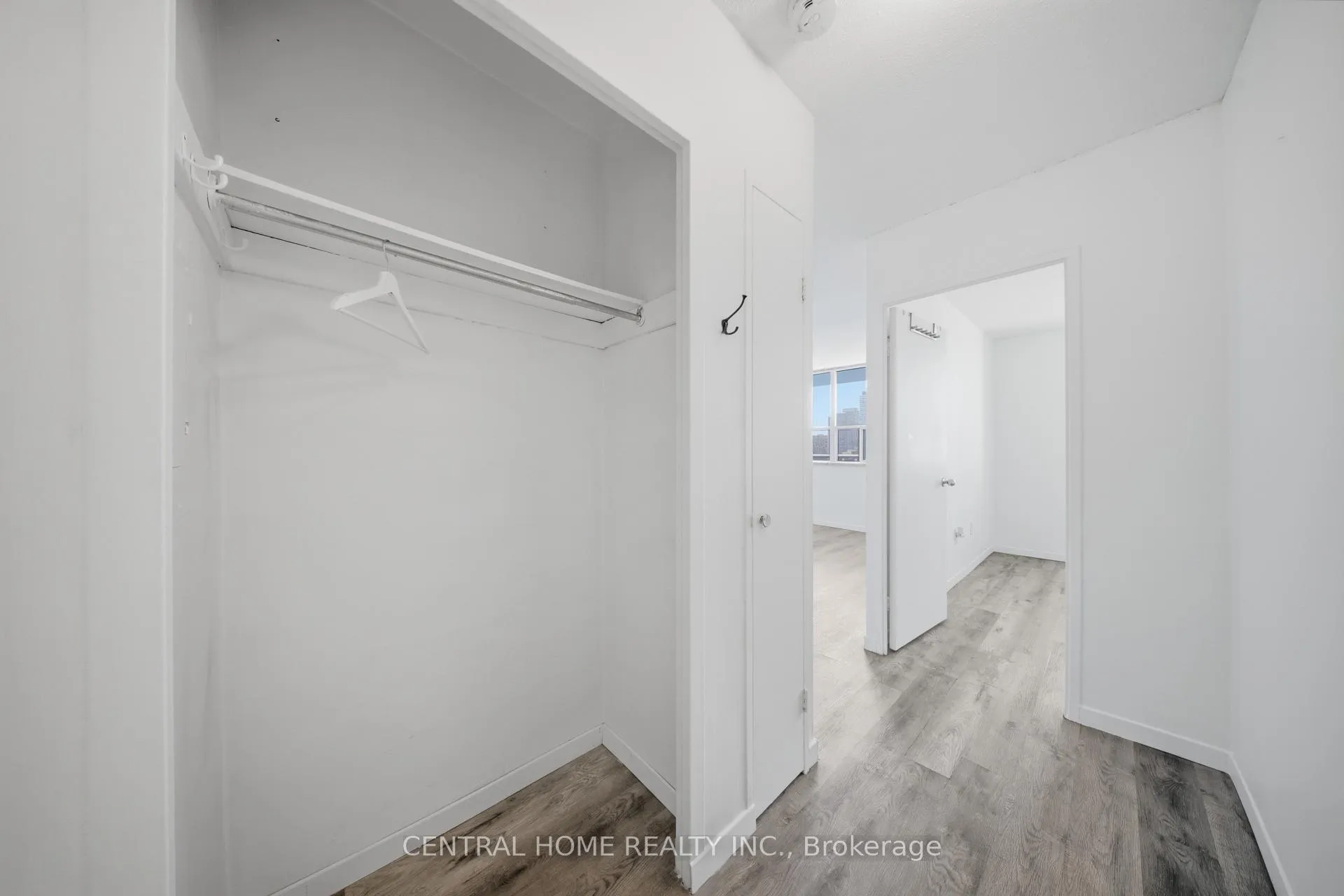 Photo 4 of Unit 1110, 30 Gloucester Street, Toronto, Church-Yonge Corridor — HOMEH