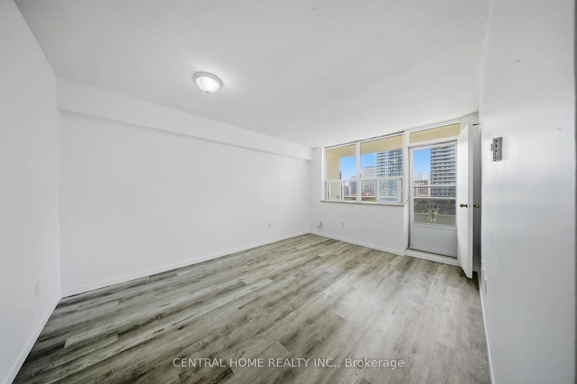 Photo 8 of Unit 1110, 30 Gloucester Street, Toronto, Church-Yonge Corridor — HOMEH