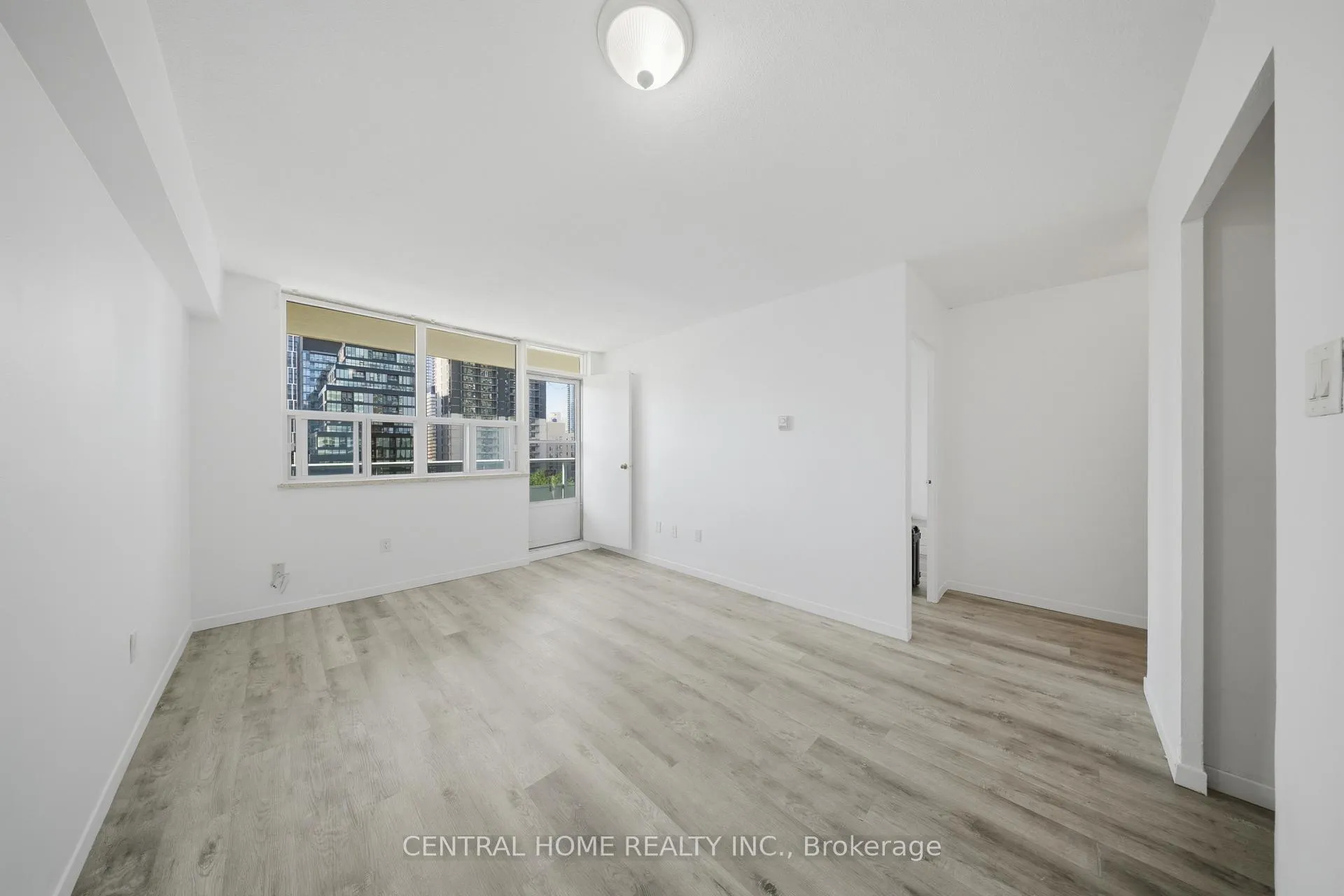 Photo 10 of Unit 1110, 30 Gloucester Street, Toronto, Church-Yonge Corridor — HOMEH