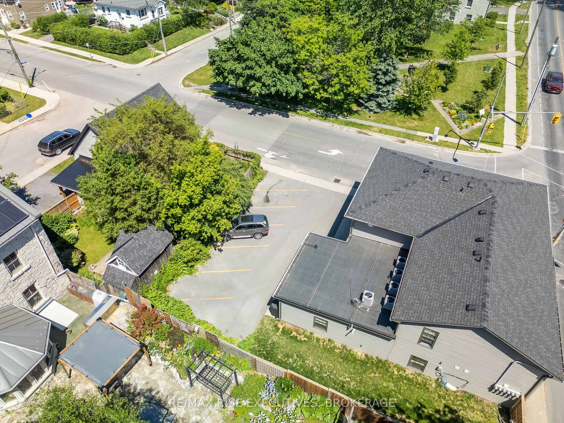 Photo 9 of 120 Yonge Street, Kingston, Central City West — HOMEH