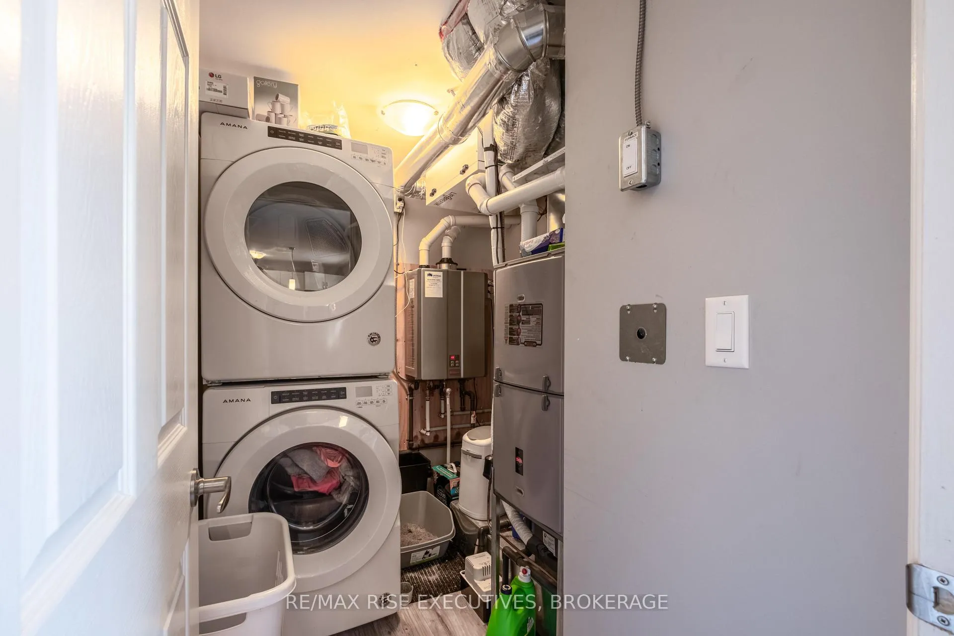 Photo 24 of 120 Yonge Street, Kingston, Central City West — HOMEH