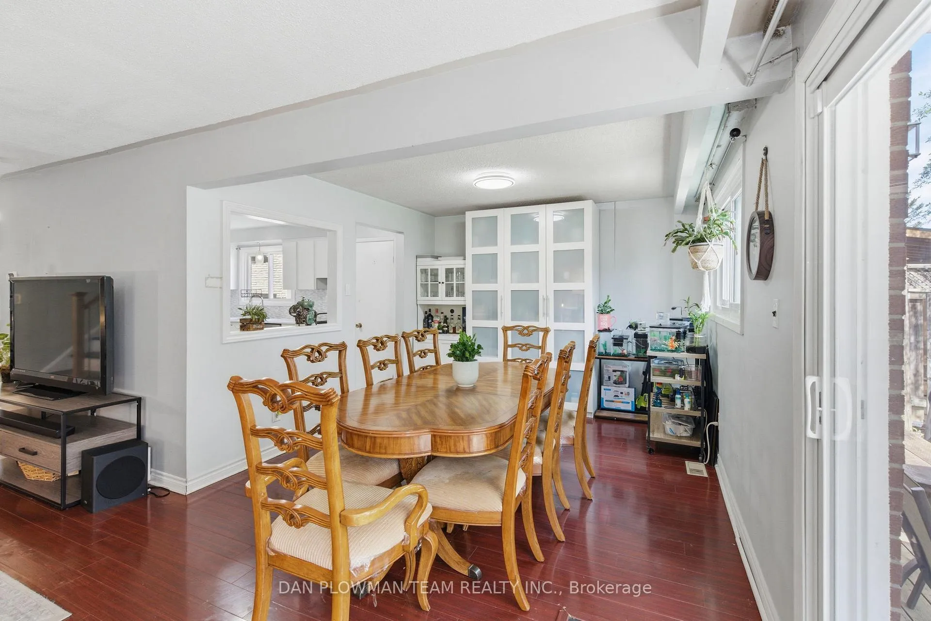 Photo 11 of 653 Berwick Crescent, Oshawa, McLaughlin — HOMEH