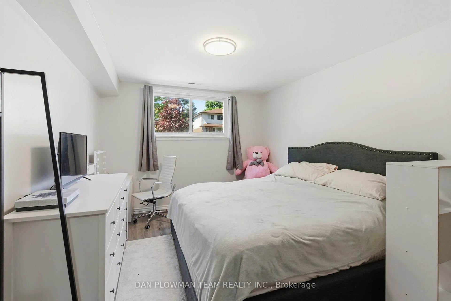 Photo 26 of 653 Berwick Crescent, Oshawa, McLaughlin — HOMEH