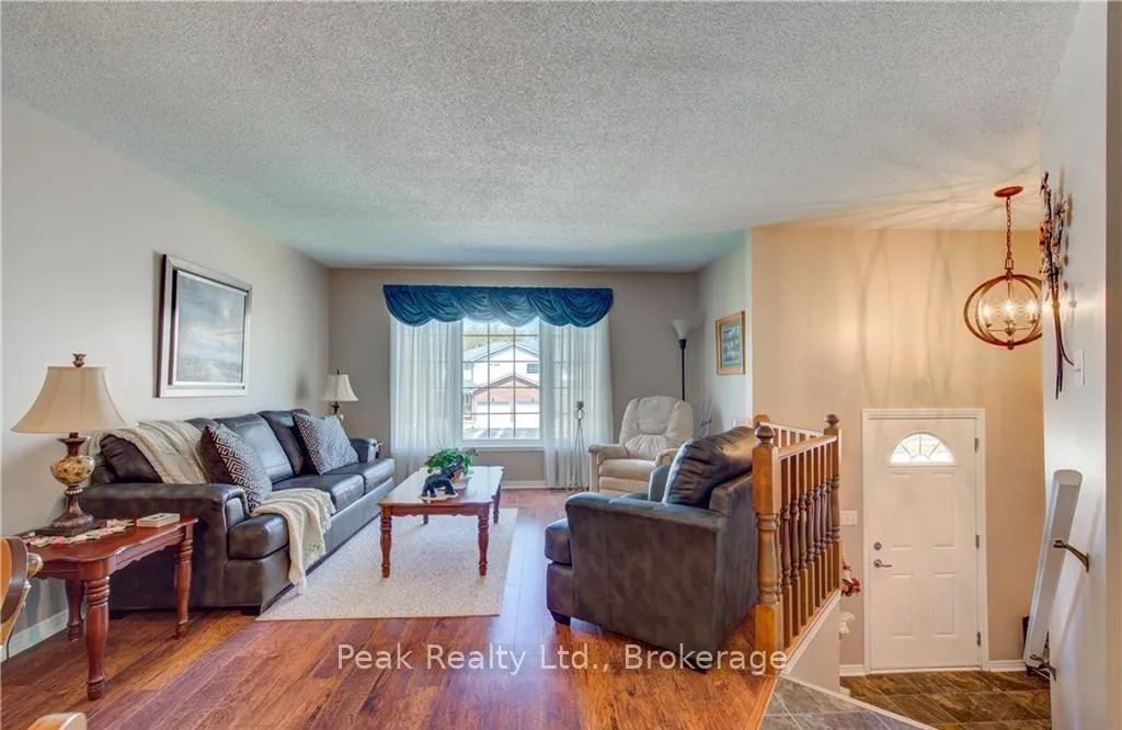 Photo 4 of 441 Nelson Street, Stratford — HOMEH