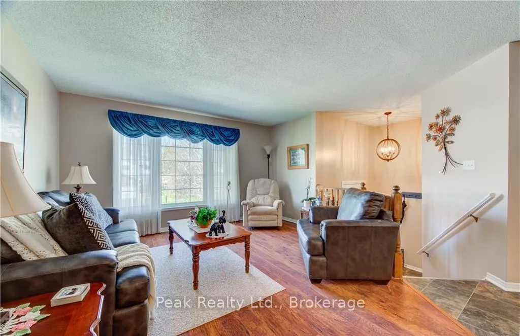 Photo 5 of 441 Nelson Street, Stratford — HOMEH