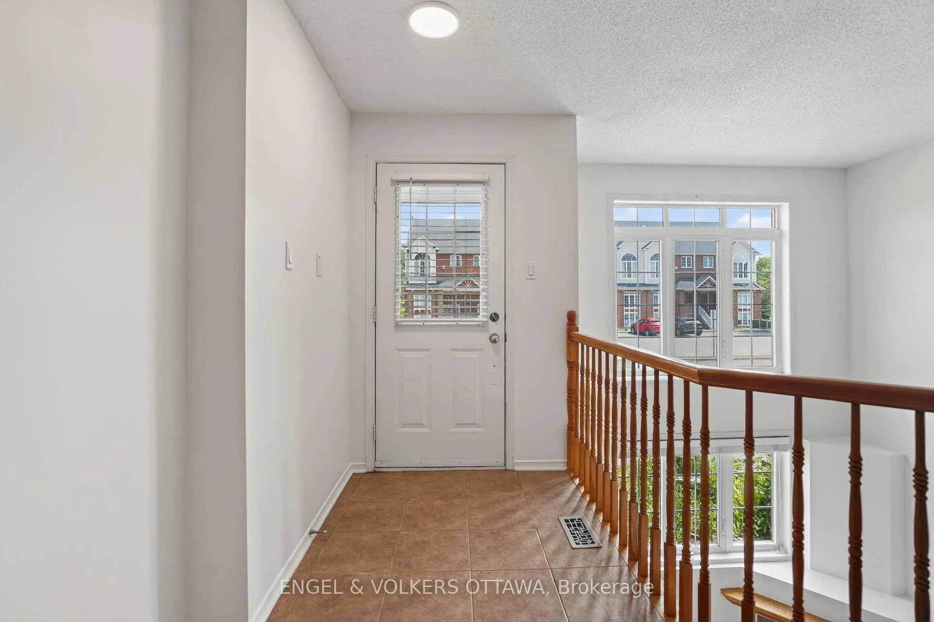 Photo 4 of Unit 157, 70 Edenvale Drive, Ottawa, Kanata - Beaverbrook — HOMEH