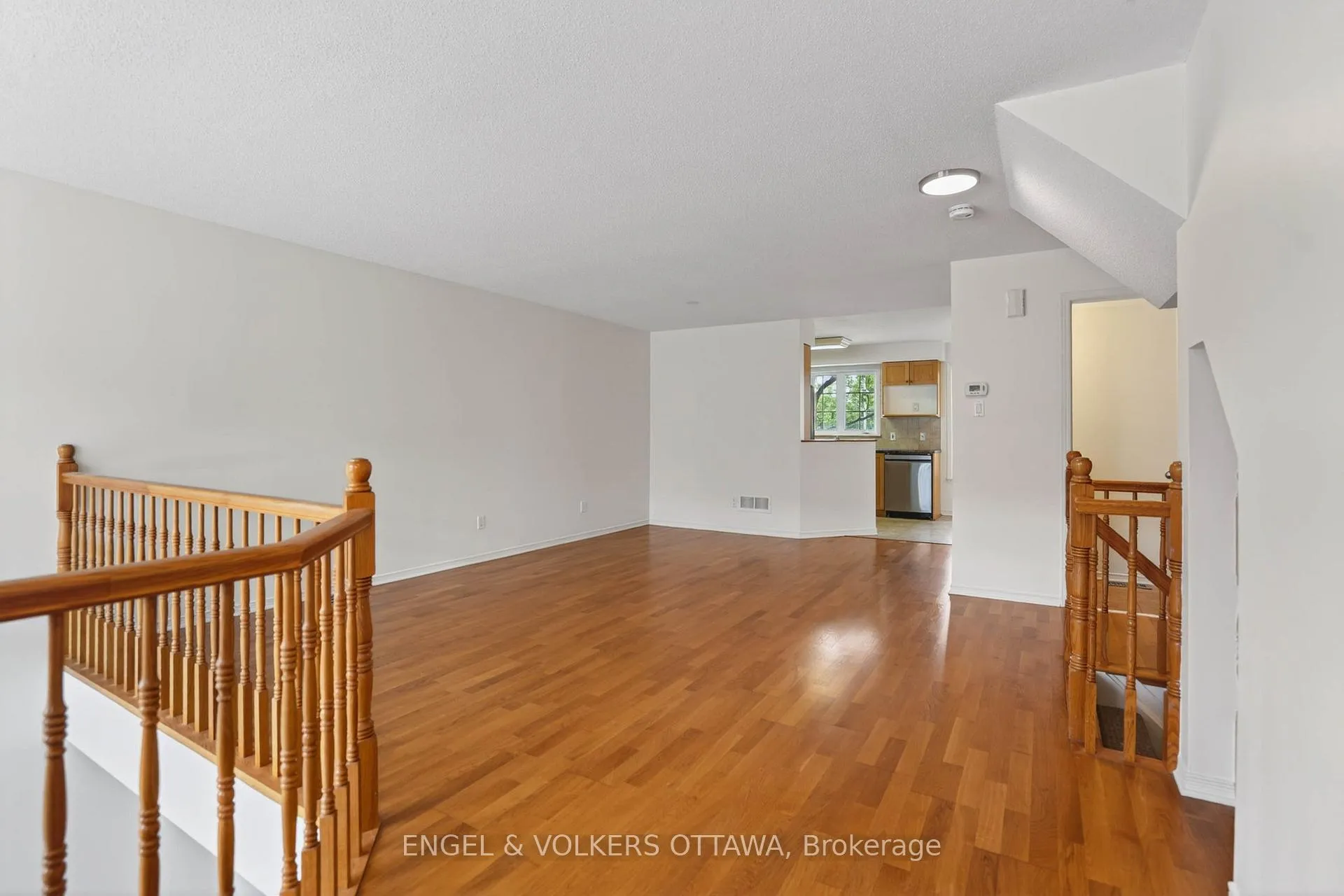 Photo 5 of Unit 157, 70 Edenvale Drive, Ottawa, Kanata - Beaverbrook — HOMEH