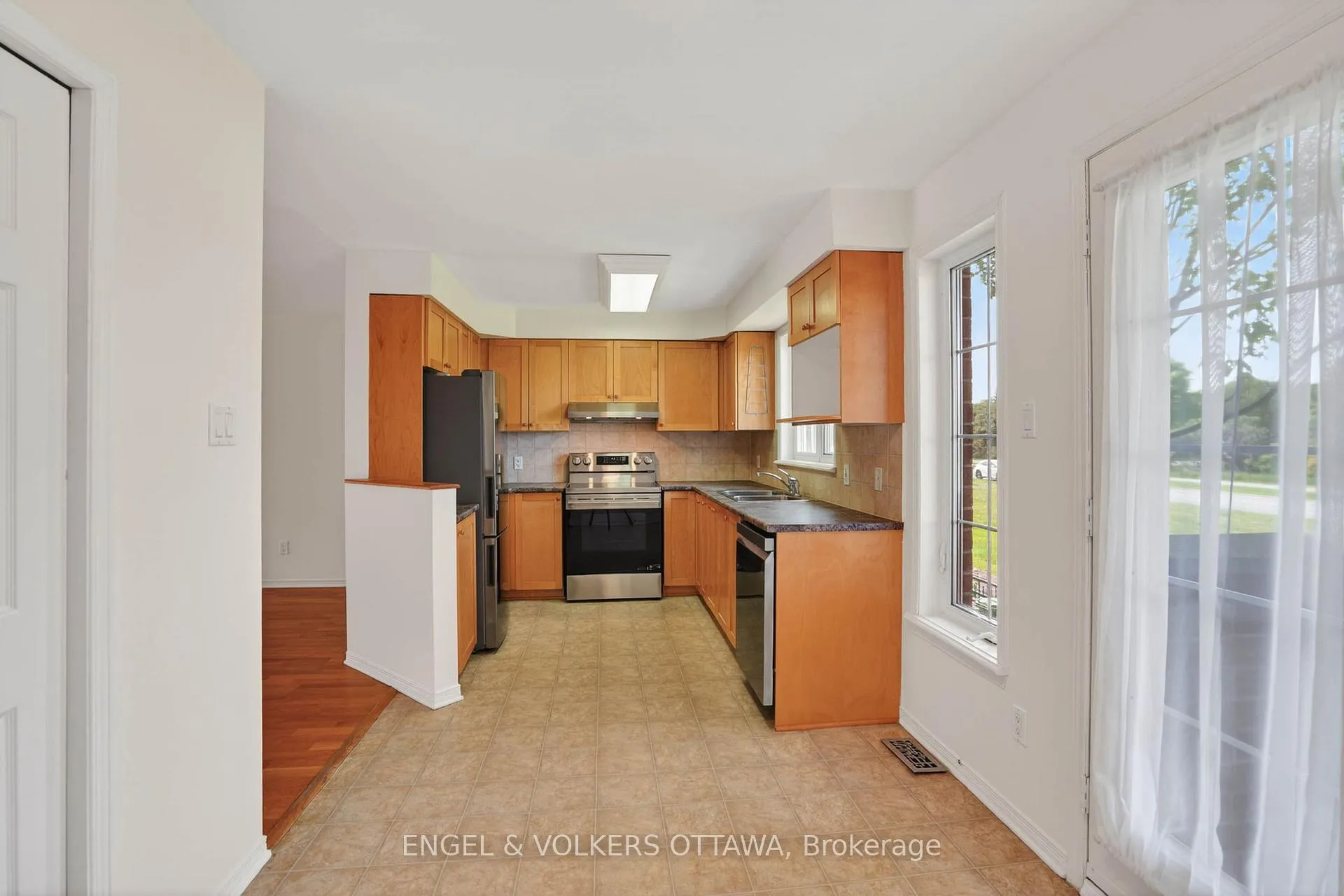 Photo 10 of Unit 157, 70 Edenvale Drive, Ottawa, Kanata - Beaverbrook — HOMEH
