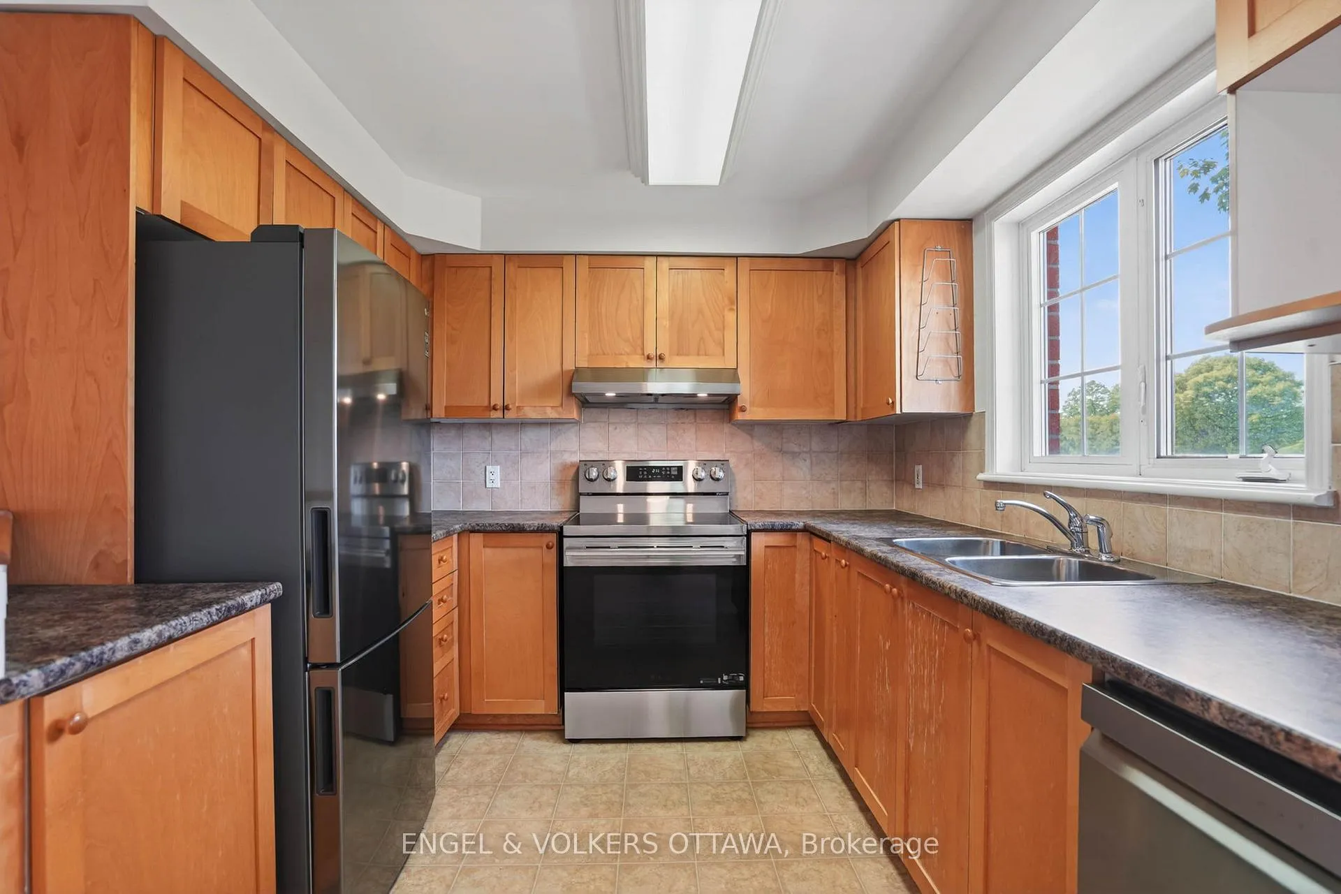 Photo 11 of Unit 157, 70 Edenvale Drive, Ottawa, Kanata - Beaverbrook — HOMEH