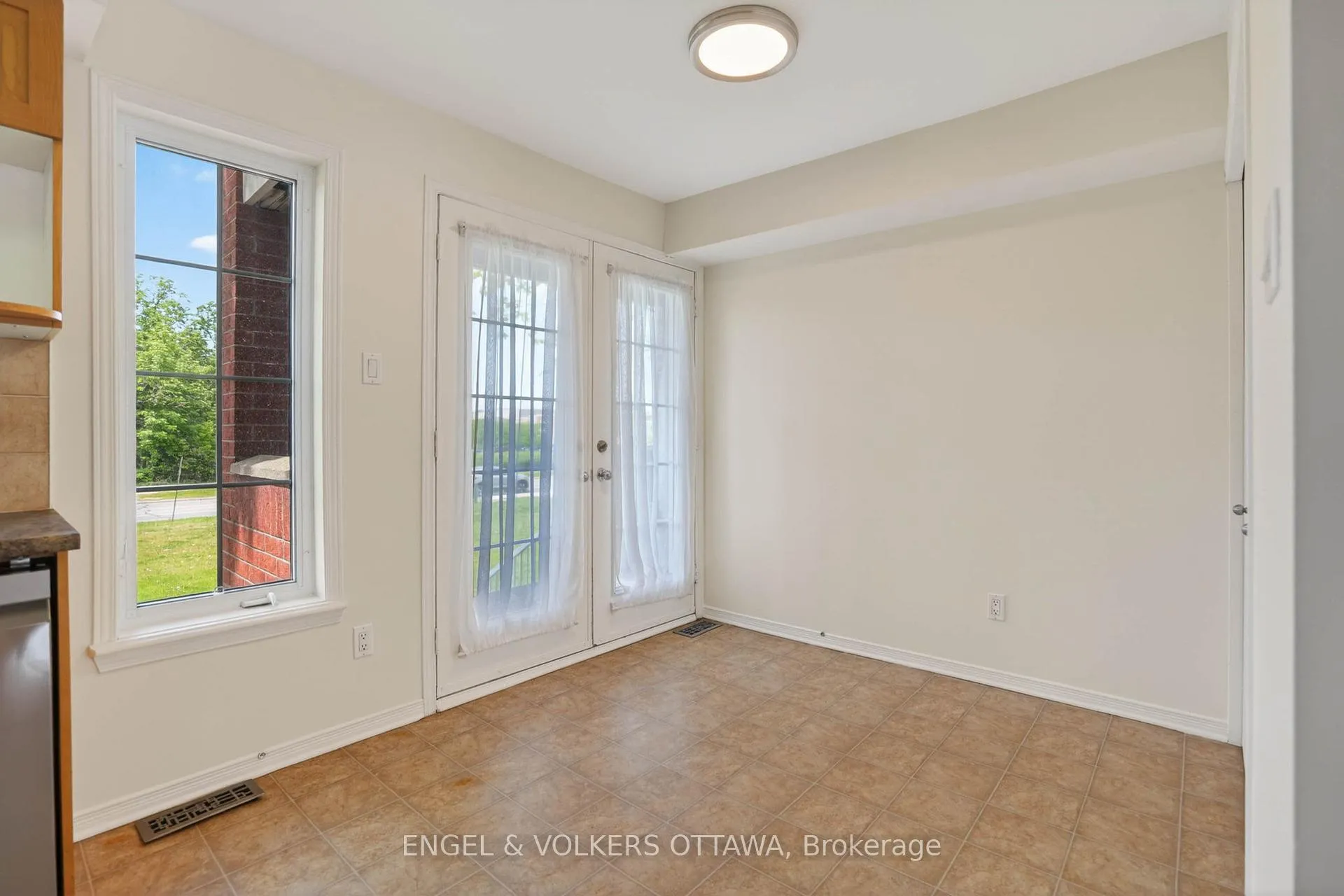 Photo 13 of Unit 157, 70 Edenvale Drive, Ottawa, Kanata - Beaverbrook — HOMEH
