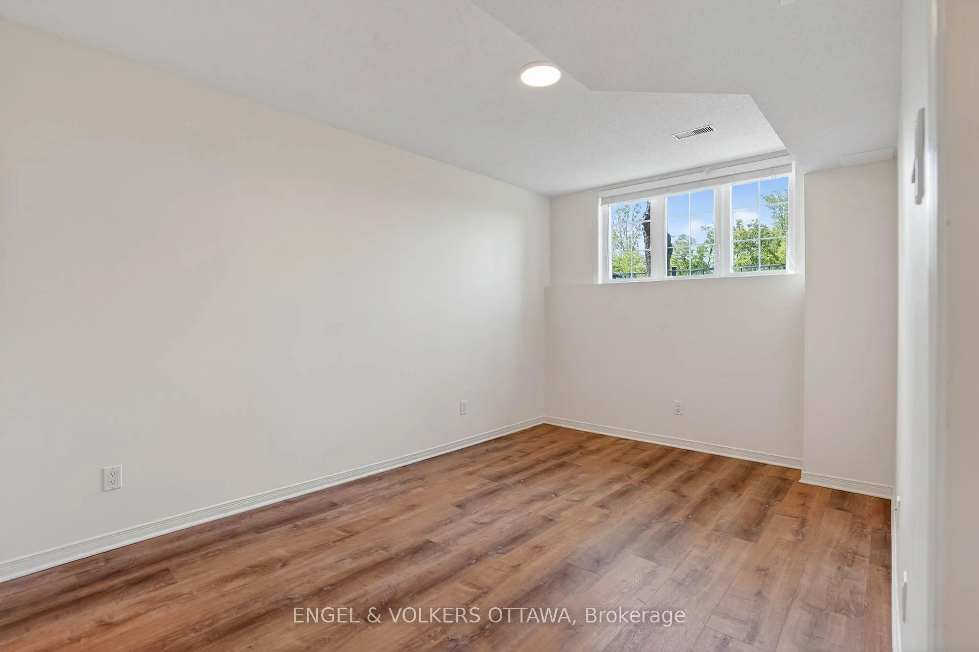 Photo 19 of Unit 157, 70 Edenvale Drive, Ottawa, Kanata - Beaverbrook — HOMEH