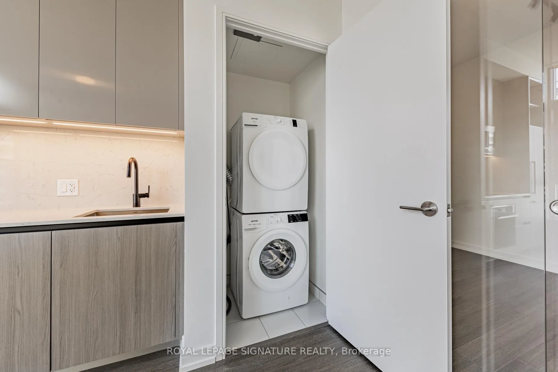 Photo 6 of Unit 607, 425 Front Street E, Toronto, Waterfront Communities — HOMEH