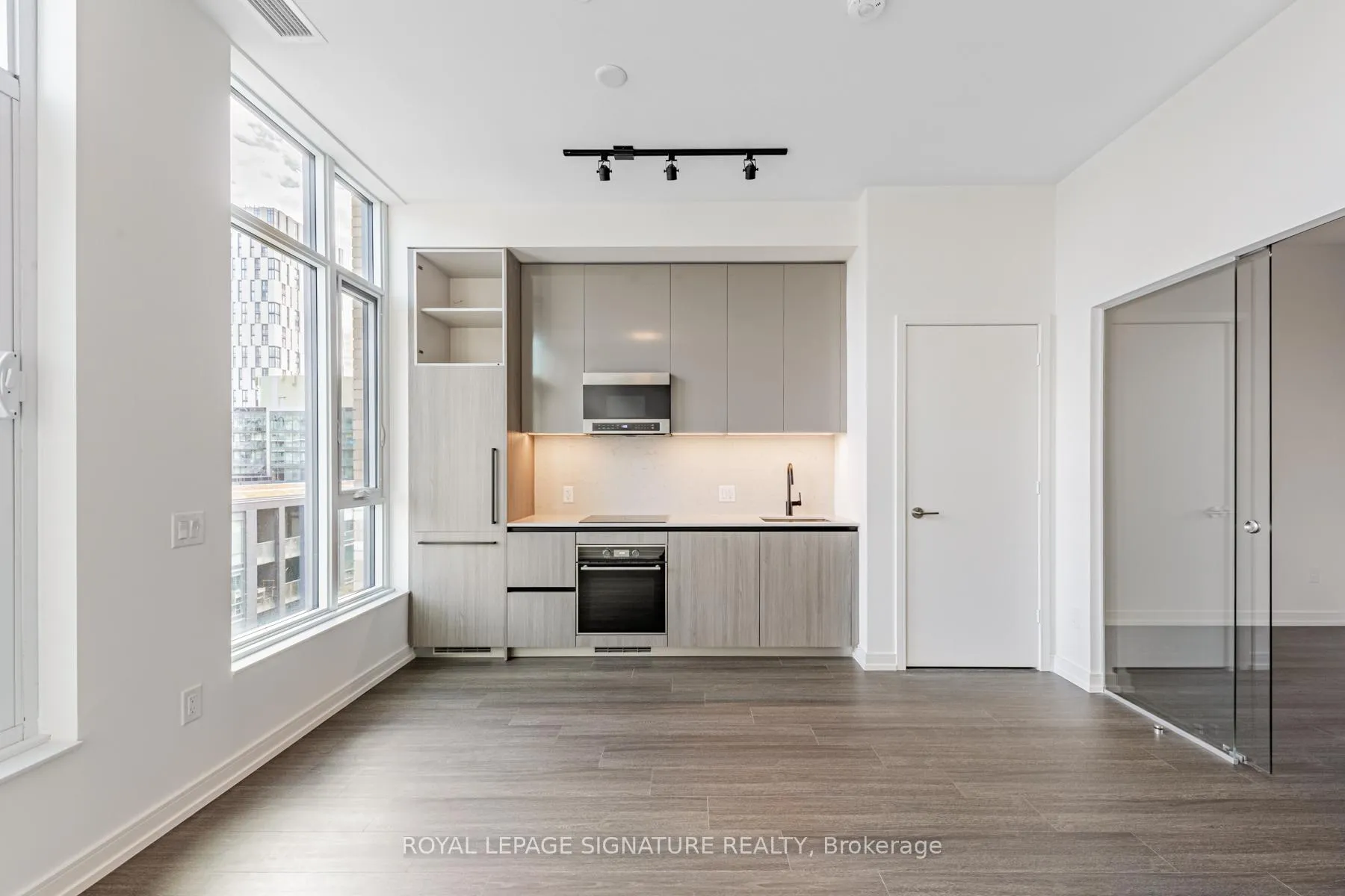 Photo 7 of Unit 607, 425 Front Street E, Toronto, Waterfront Communities — HOMEH