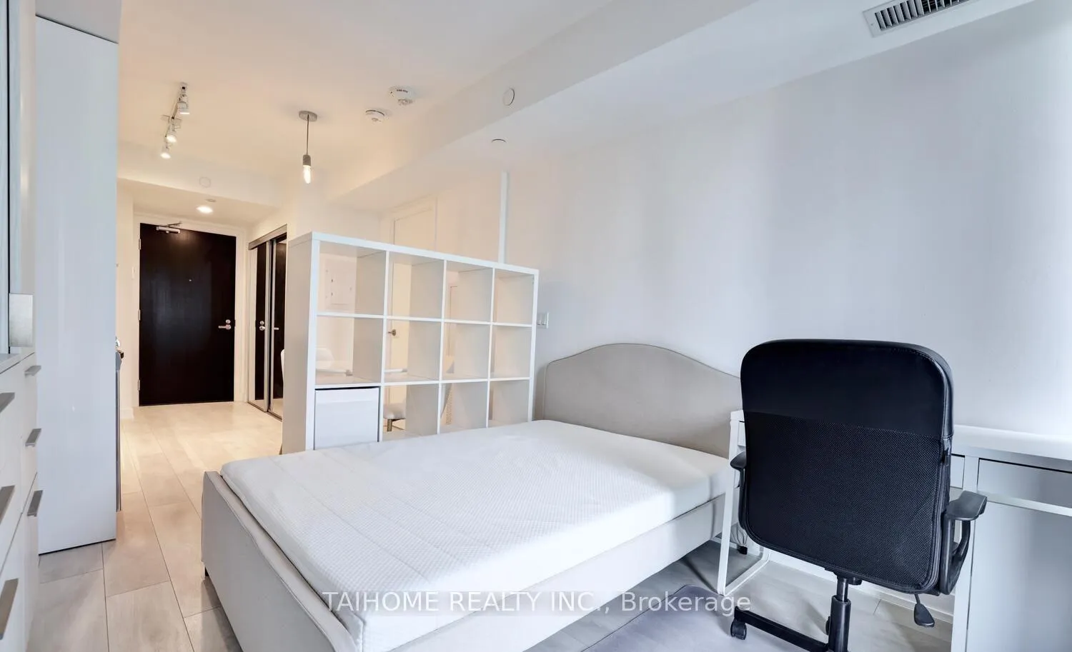 Photo 14 of Unit 1806, 501 Yonge Street, Toronto, Church-Yonge Corridor — HOMEH