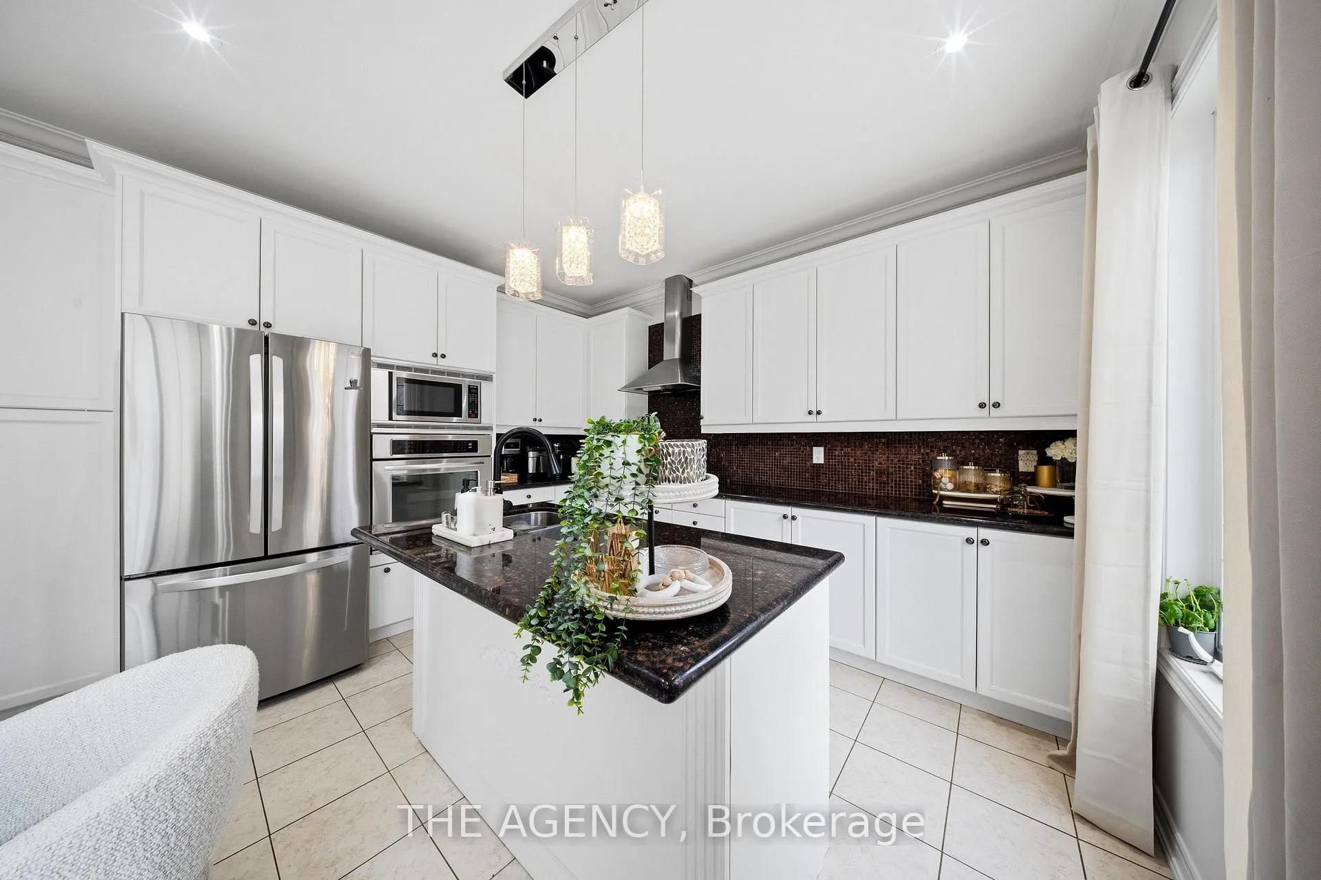 Photo 20 of 36 Zoran Lane, Vaughan, Patterson — HOMEH