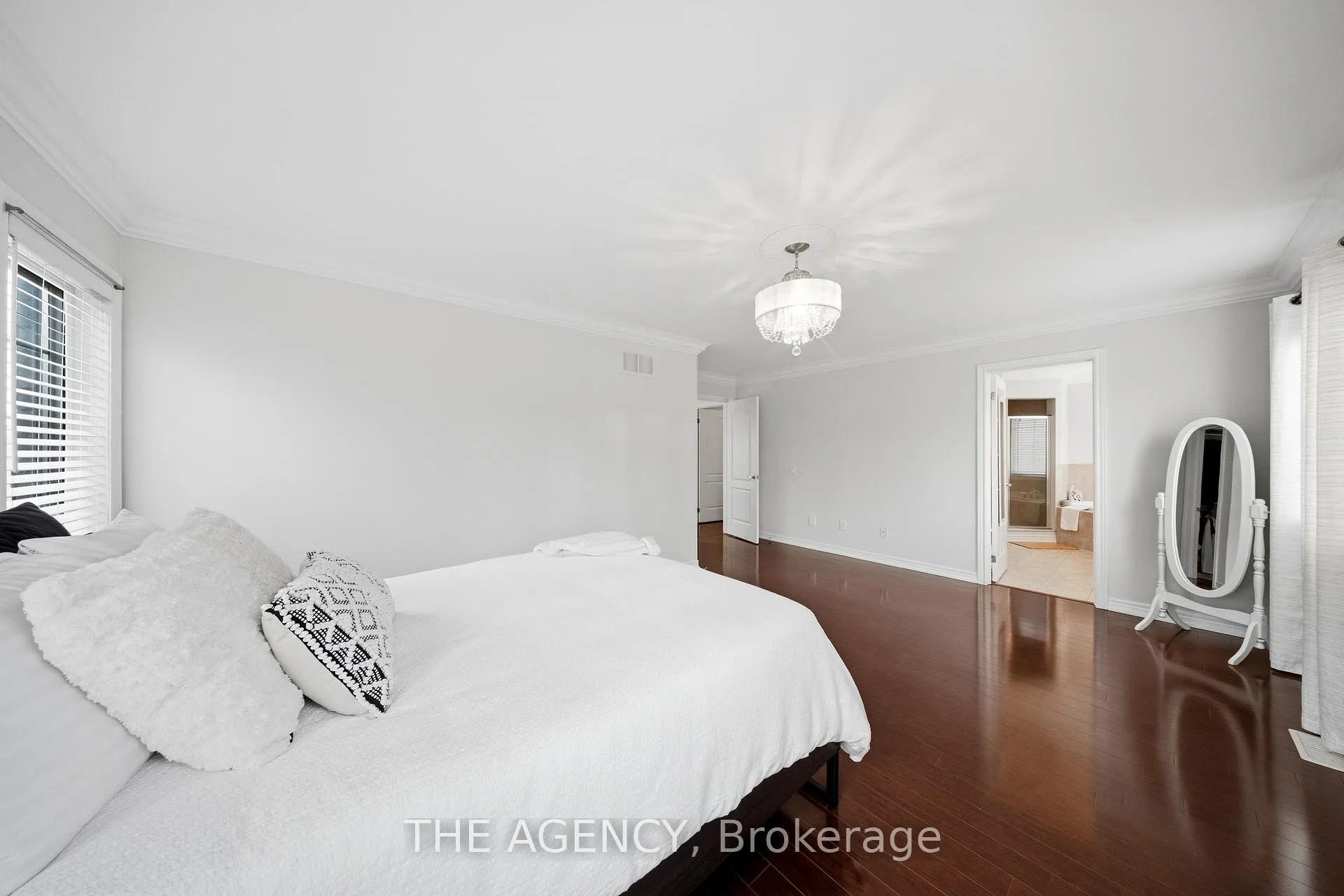 Photo 29 of 36 Zoran Lane, Vaughan, Patterson — HOMEH