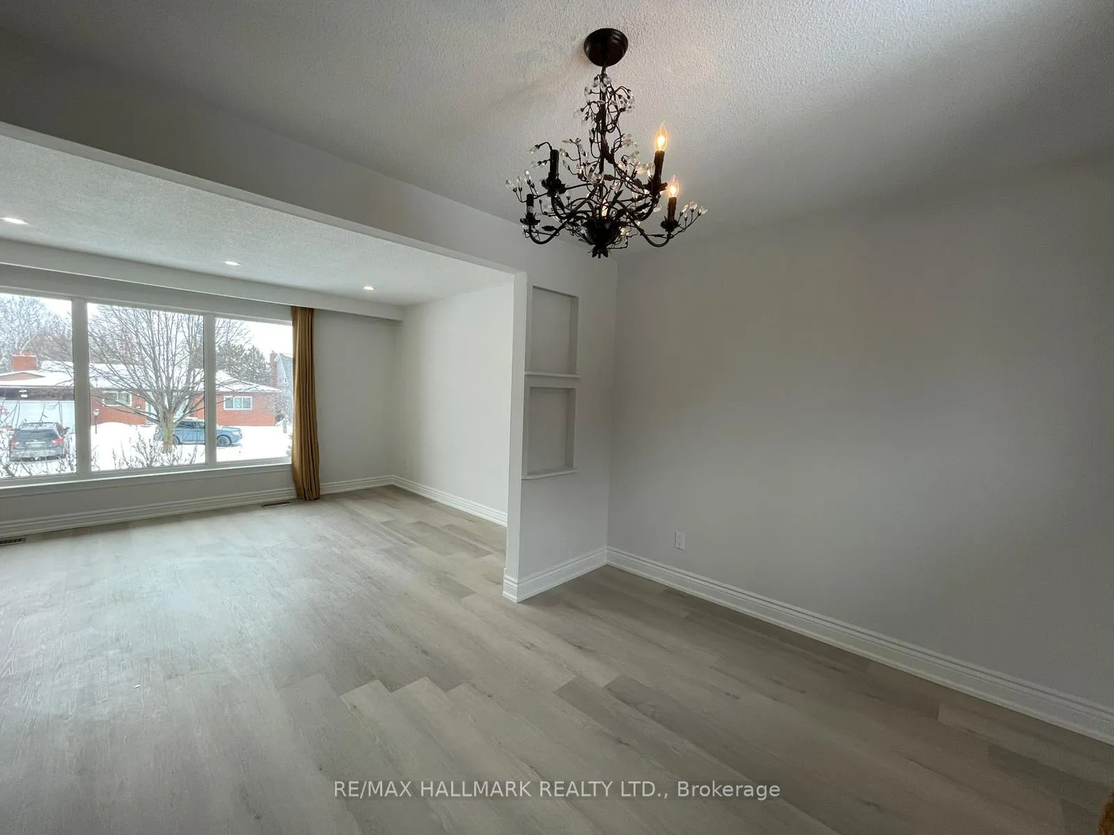 Photo 3 of Unit Main, 25 Glenridge Road, Barrie, Allandale Heights — HOMEH