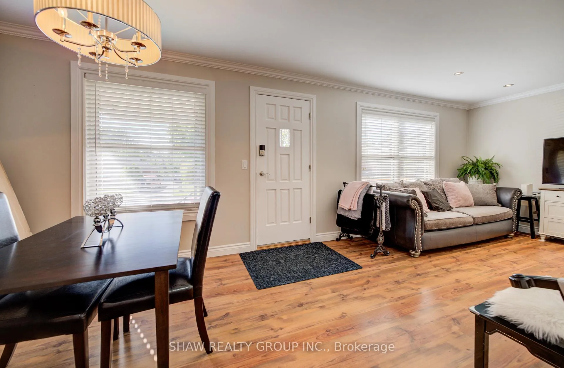 Photo 4 of 157 Fifth Avenue, Kitchener — HOMEH