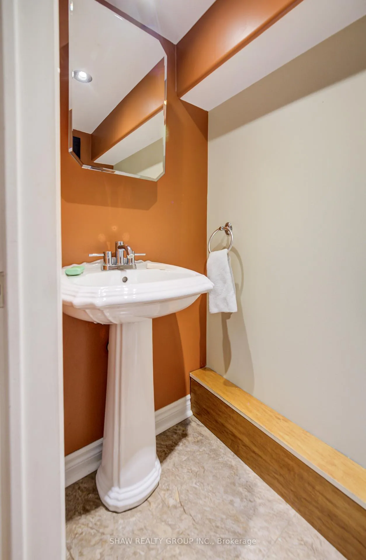 Photo 24 of 157 Fifth Avenue, Kitchener — HOMEH
