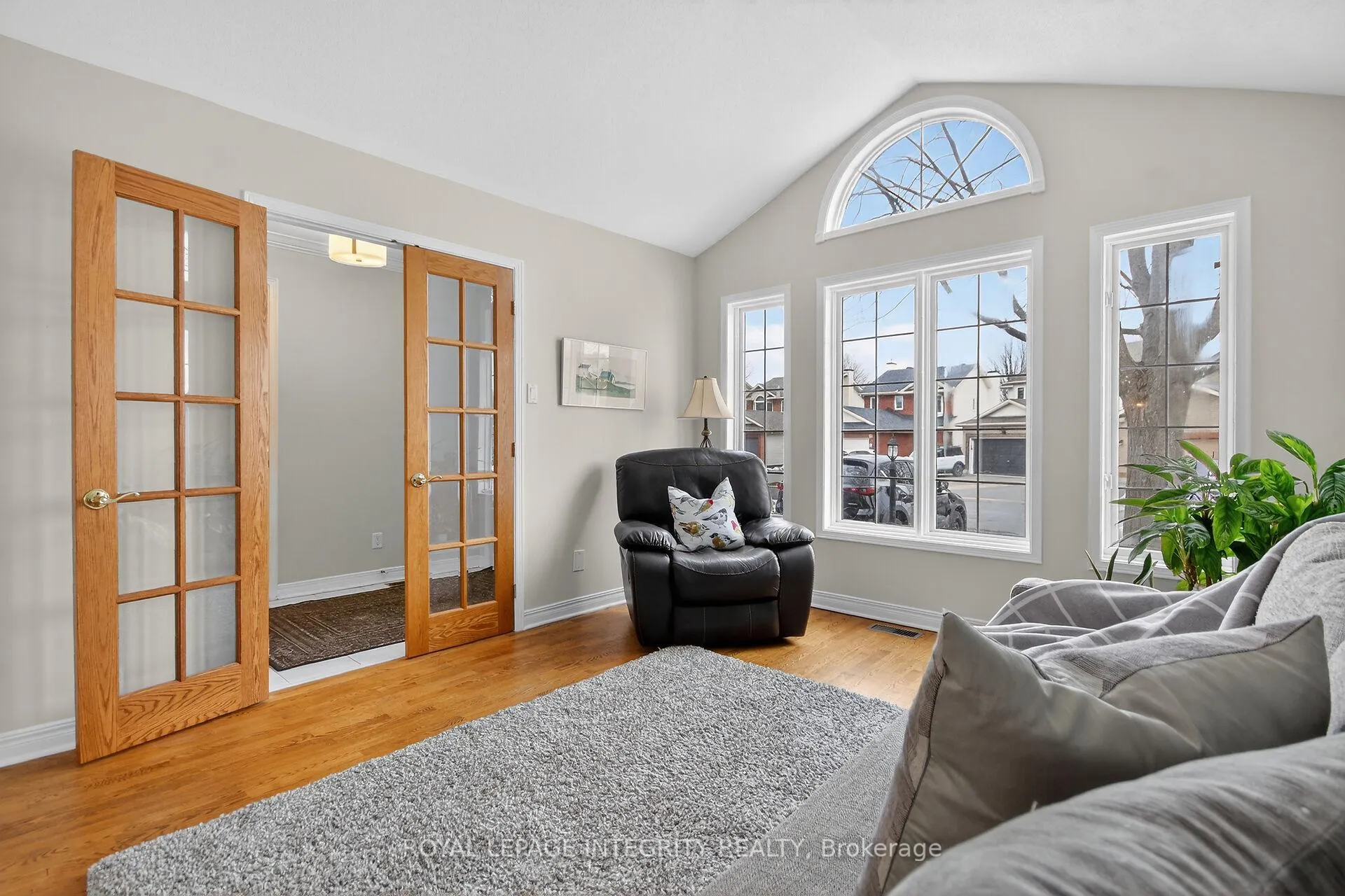 Photo 5 of 161 Longshire Circle, Ottawa, Barrhaven - Longfields — HOMEH
