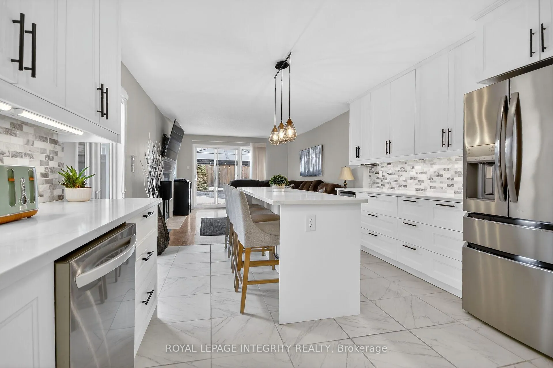 Photo 13 of 161 Longshire Circle, Ottawa, Barrhaven - Longfields — HOMEH