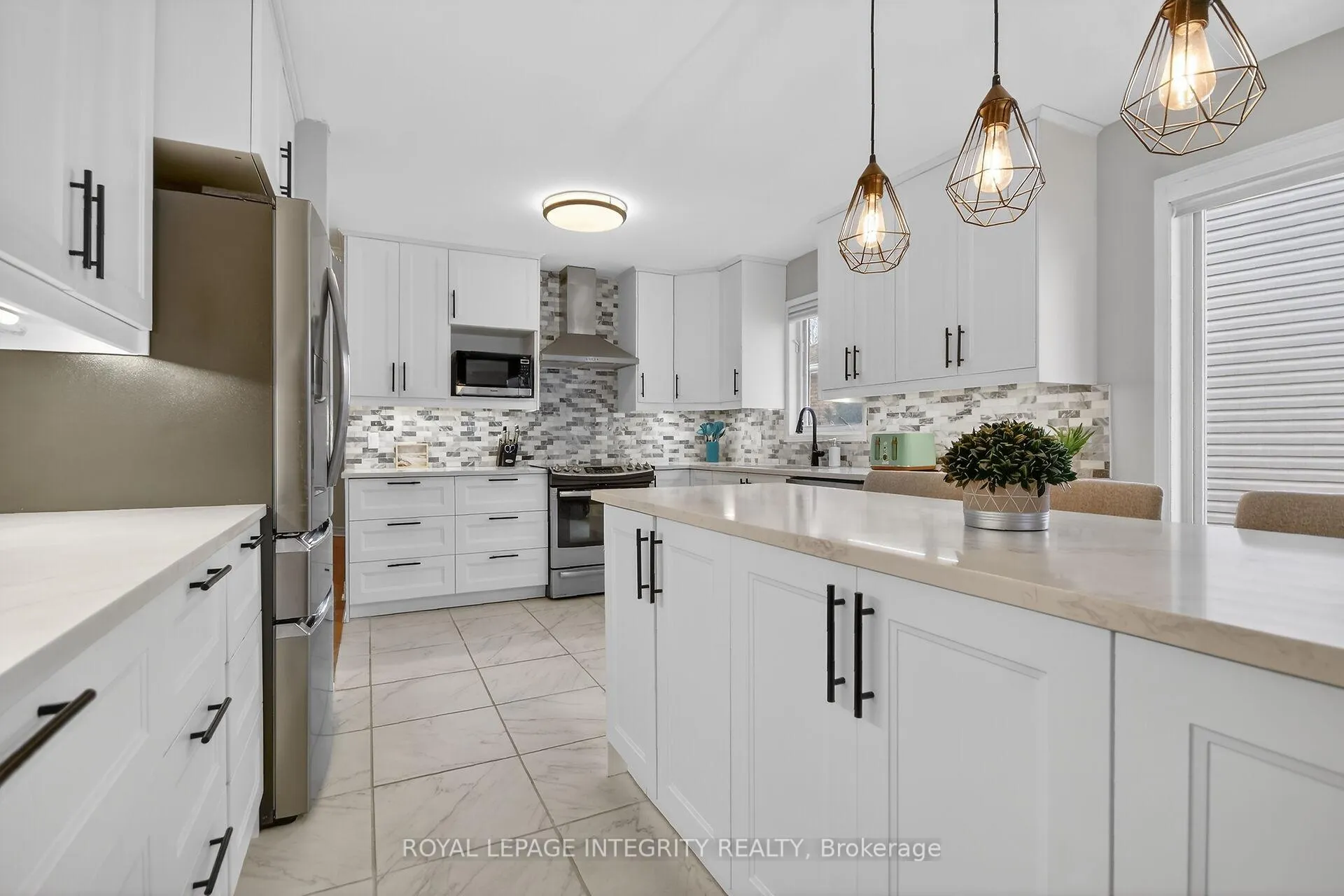 Photo 14 of 161 Longshire Circle, Ottawa, Barrhaven - Longfields — HOMEH