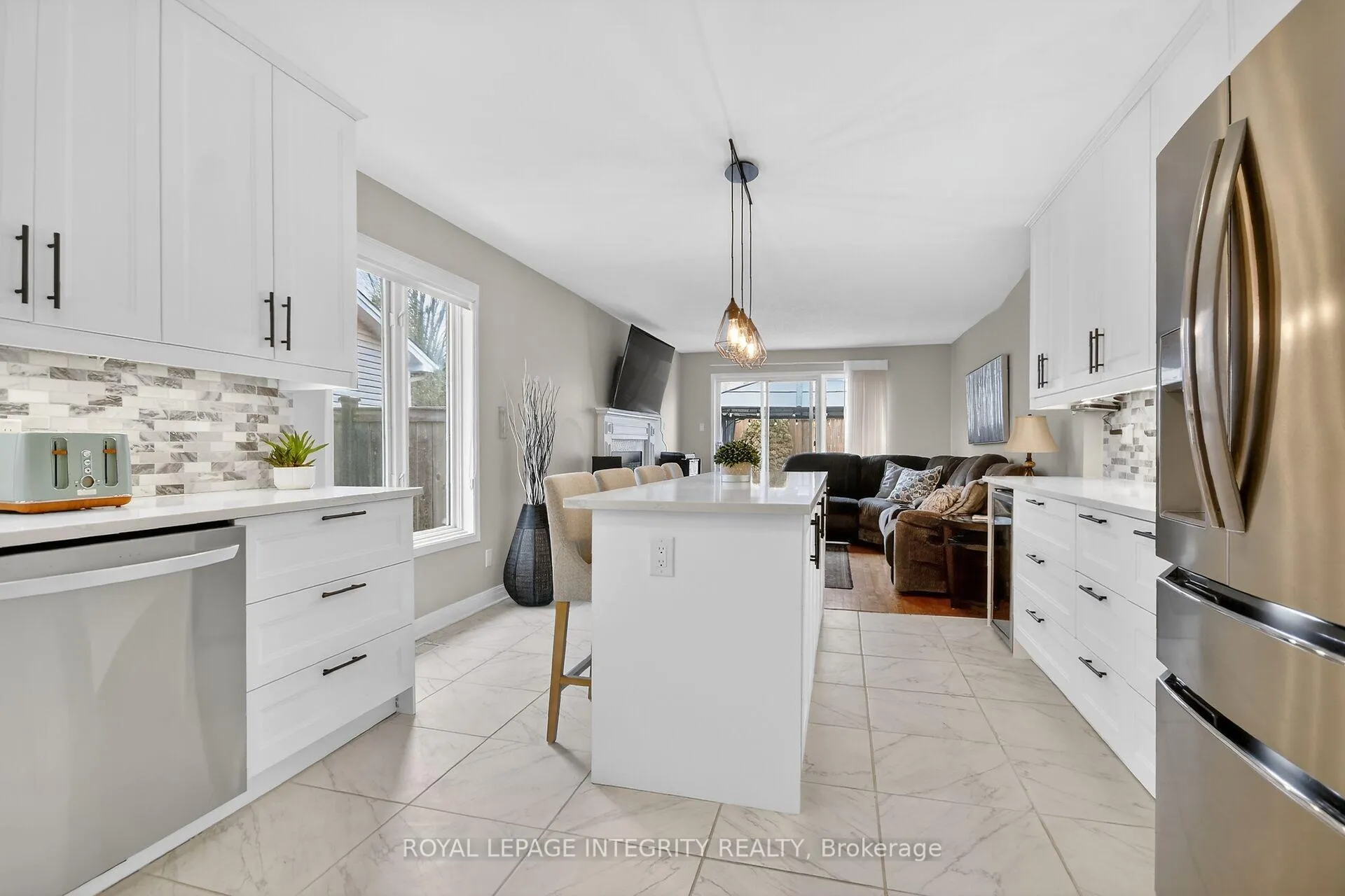 Photo 21 of 161 Longshire Circle, Ottawa, Barrhaven - Longfields — HOMEH