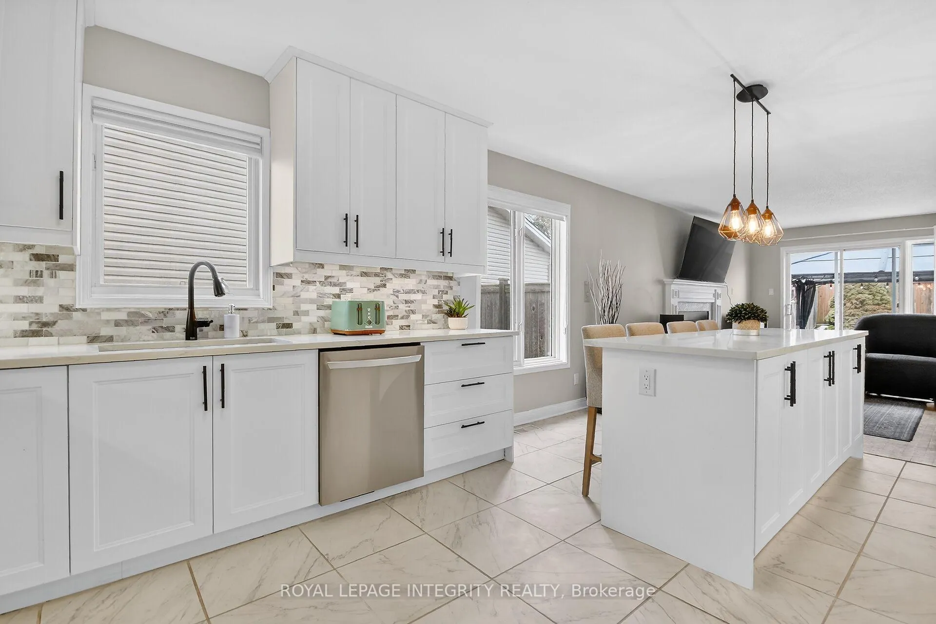 Photo 23 of 161 Longshire Circle, Ottawa, Barrhaven - Longfields — HOMEH