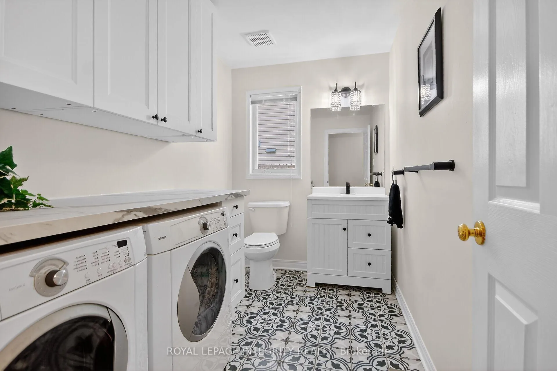 Photo 36 of 161 Longshire Circle, Ottawa, Barrhaven - Longfields — HOMEH