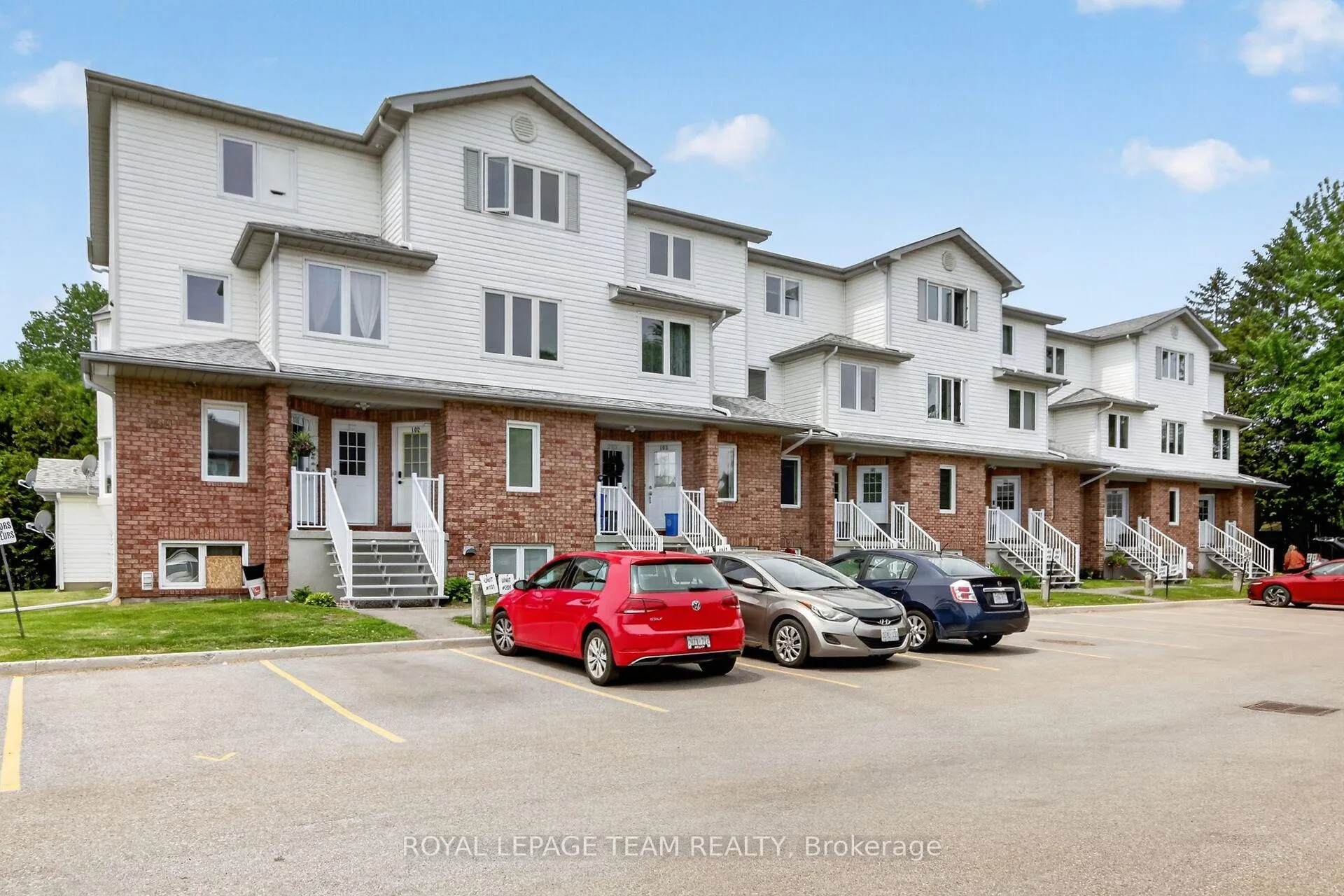Front of Unit 102, 299 Castor Street