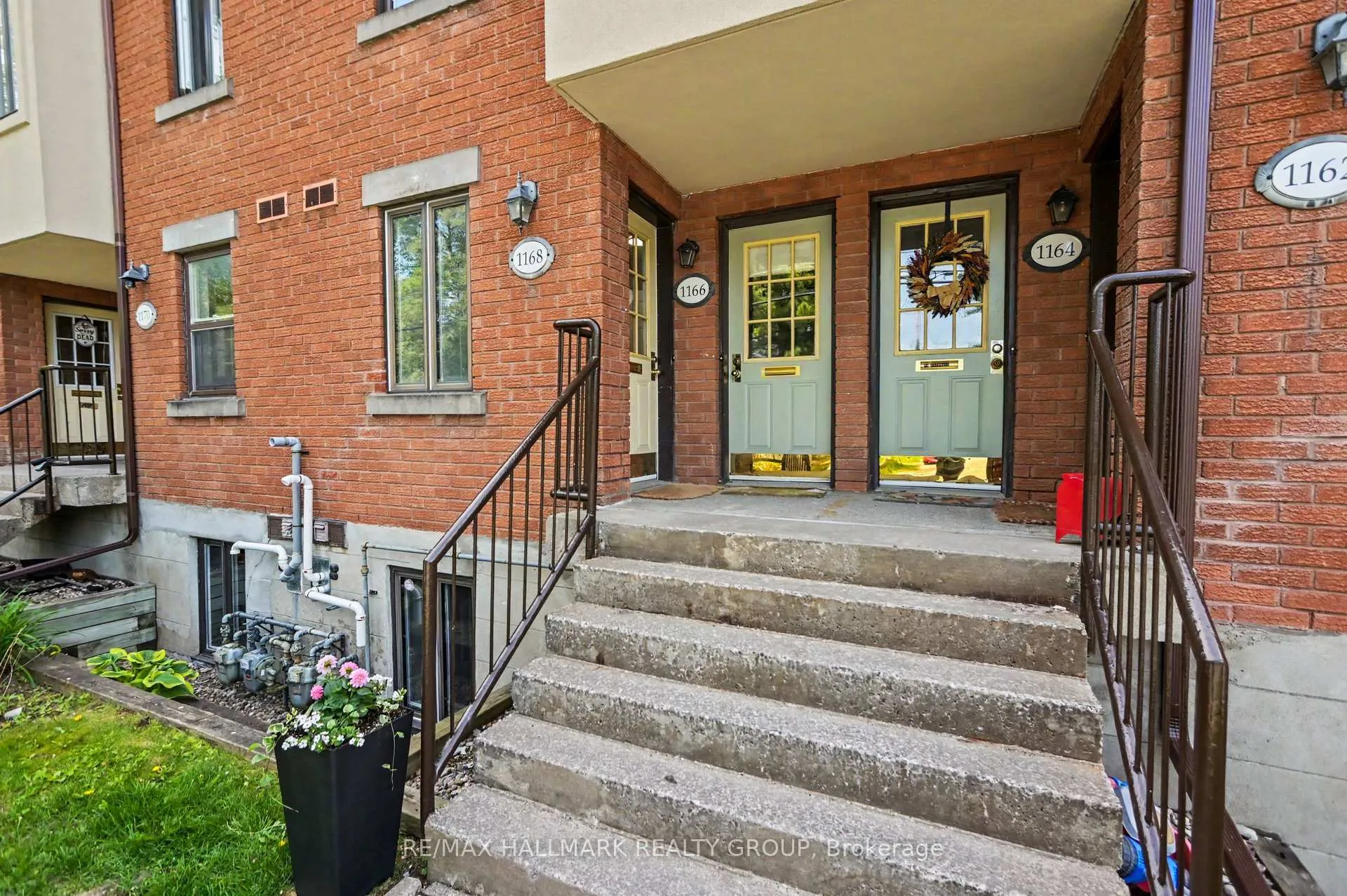 Photo 3 of Unit 11, 1168 Blasdell Avenue, Ottawa, Manor Park — HOMEH