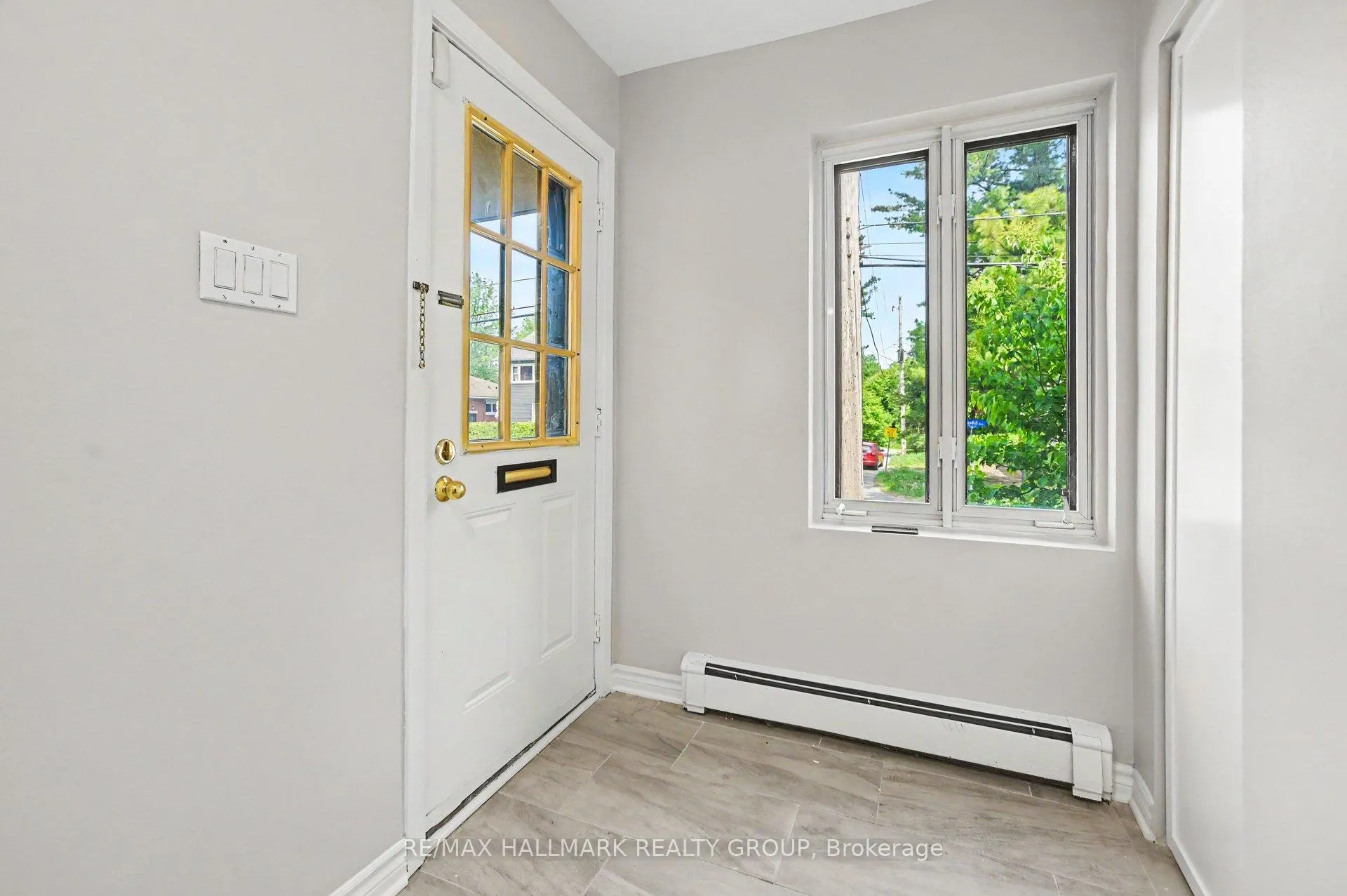 Photo 4 of Unit 11, 1168 Blasdell Avenue, Ottawa, Manor Park — HOMEH