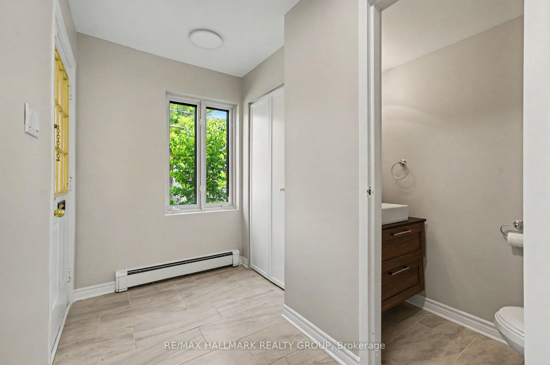 Photo 5 of Unit 11, 1168 Blasdell Avenue, Ottawa, Manor Park — HOMEH