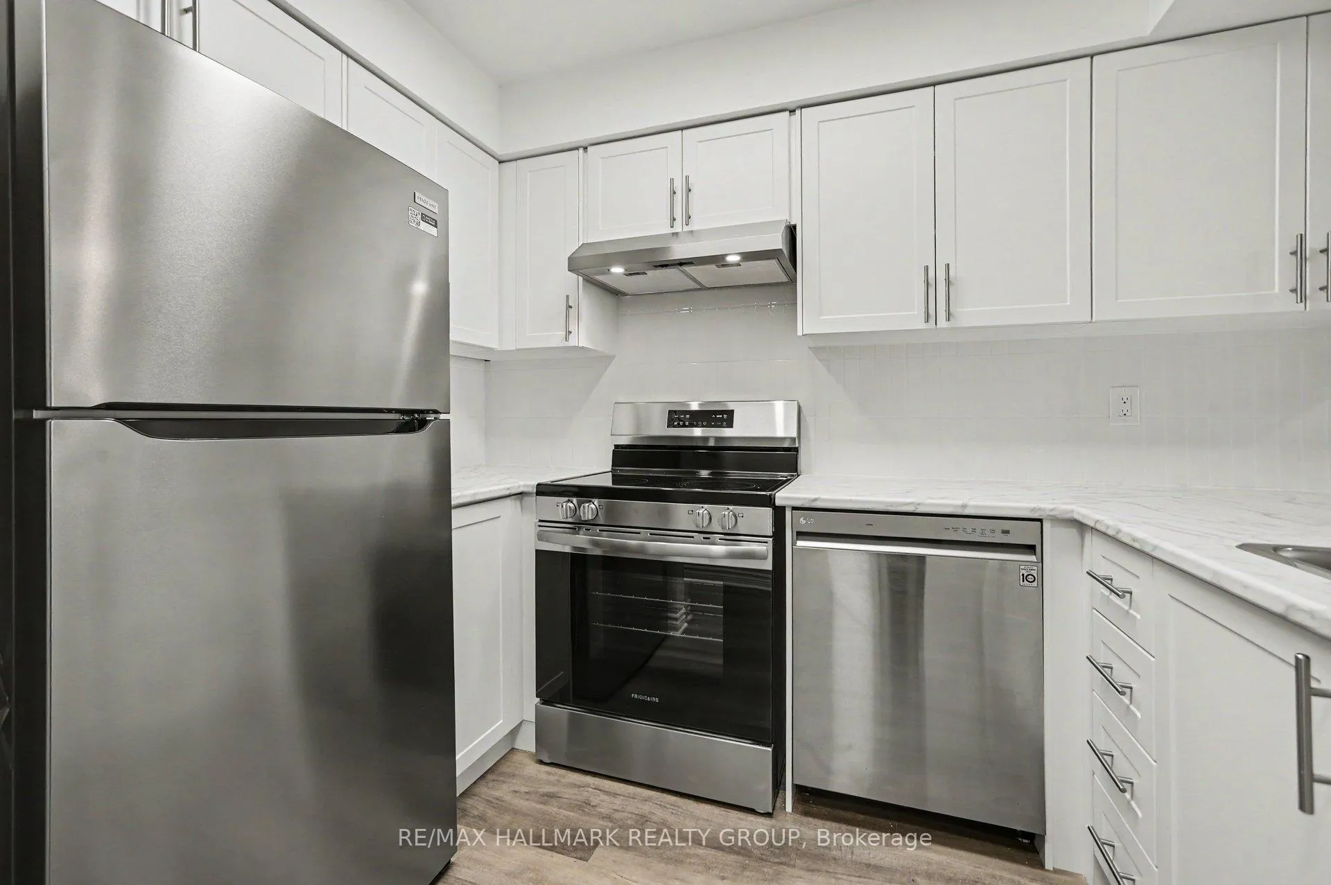 Photo 13 of Unit 11, 1168 Blasdell Avenue, Ottawa, Manor Park — HOMEH