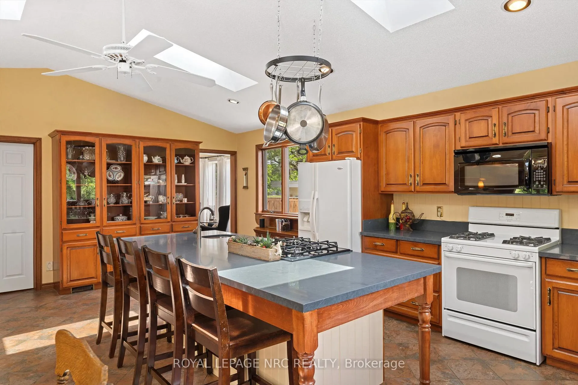 Photo 28 of 1287 Third St Louth, St. Catharines, Rural Port — HOMEH