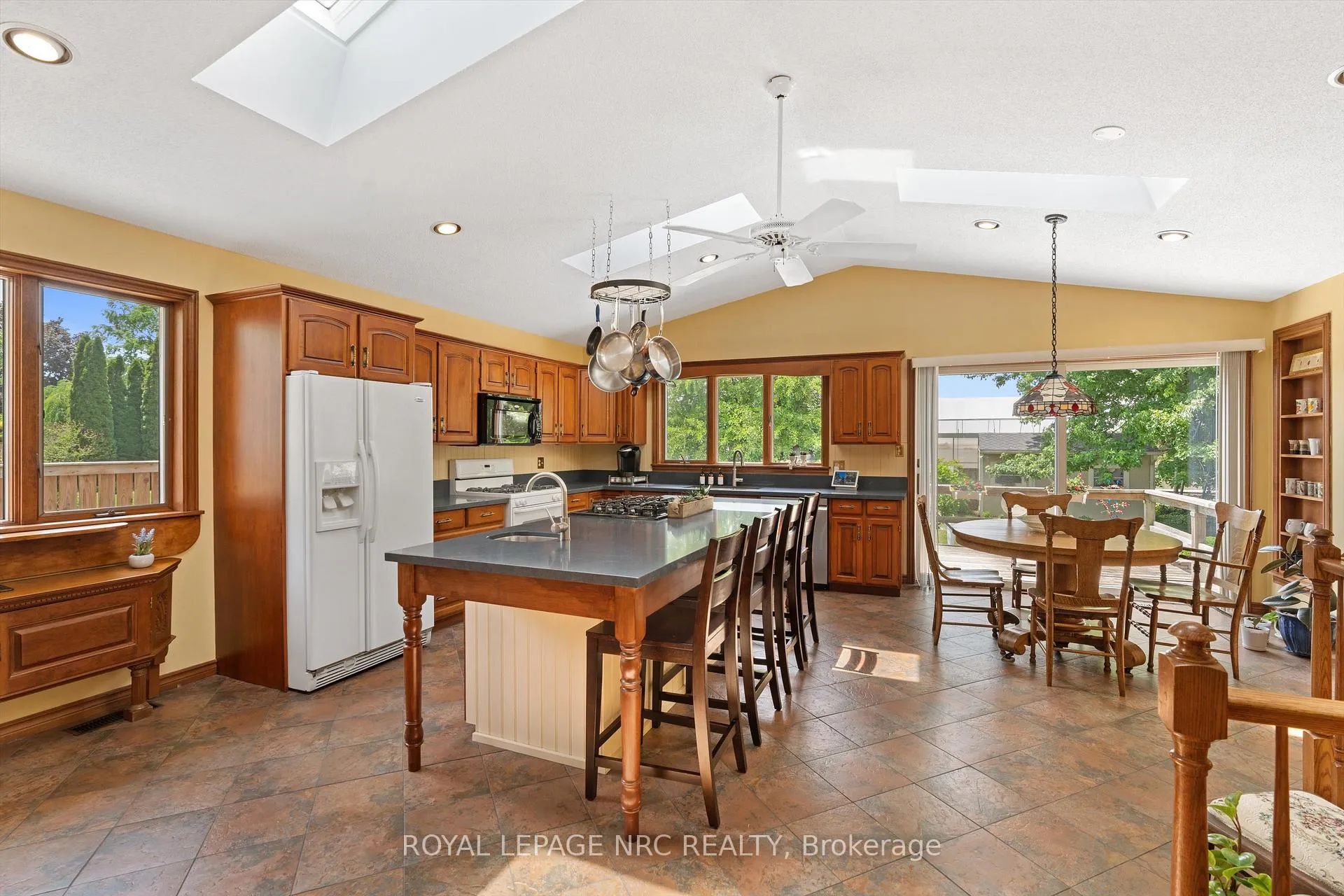 Photo 30 of 1287 Third St Louth, St. Catharines, Rural Port — HOMEH