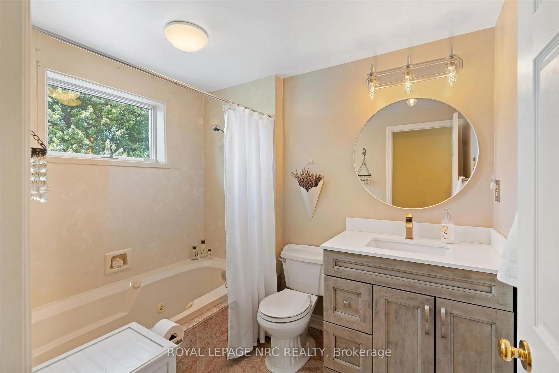 Photo 57 of 1287 Third St Louth, St. Catharines, Rural Port — HOMEH