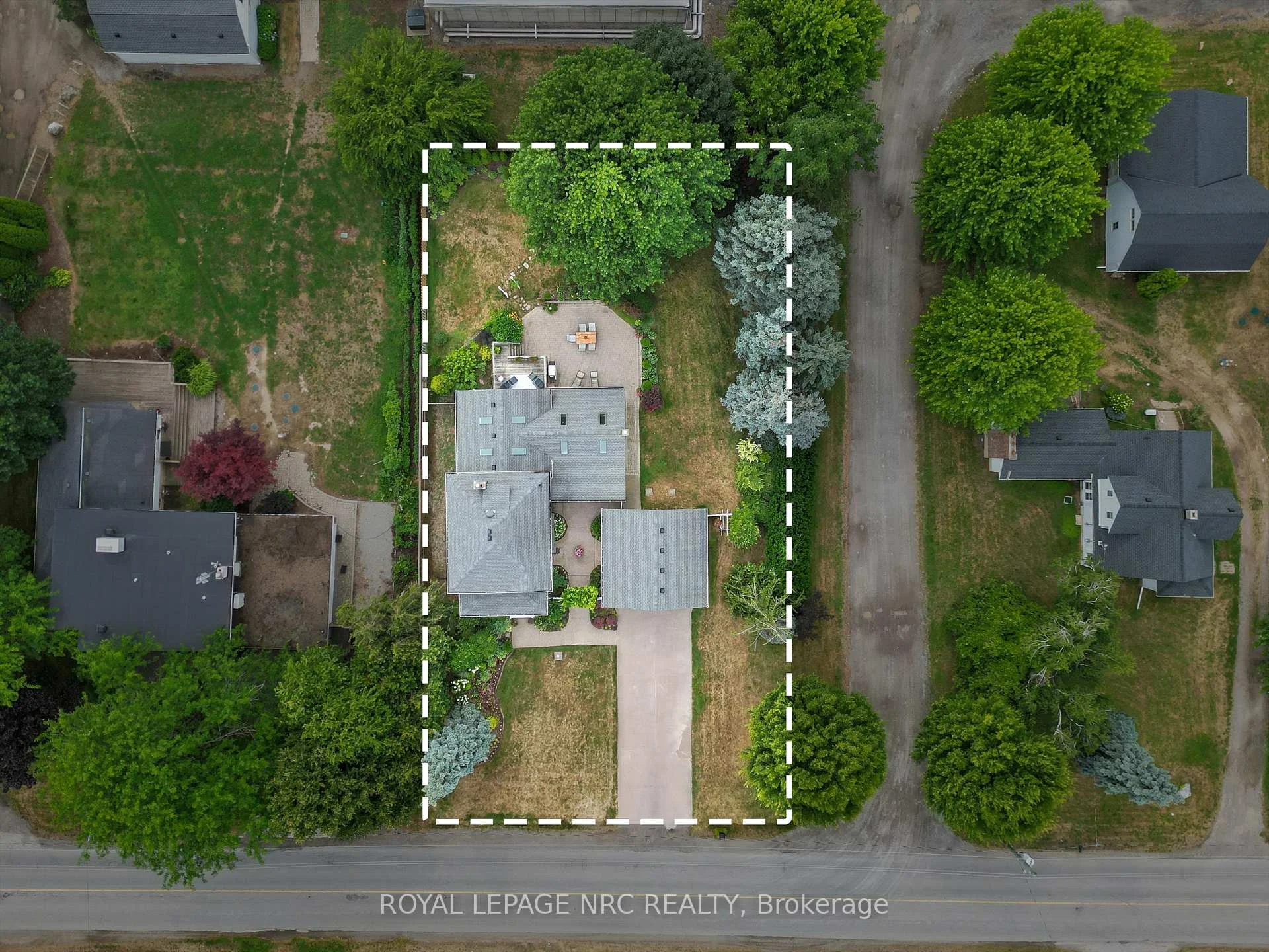 Photo 38 of 1287 Third St Louth, St. Catharines, Rural Port — HOMEH