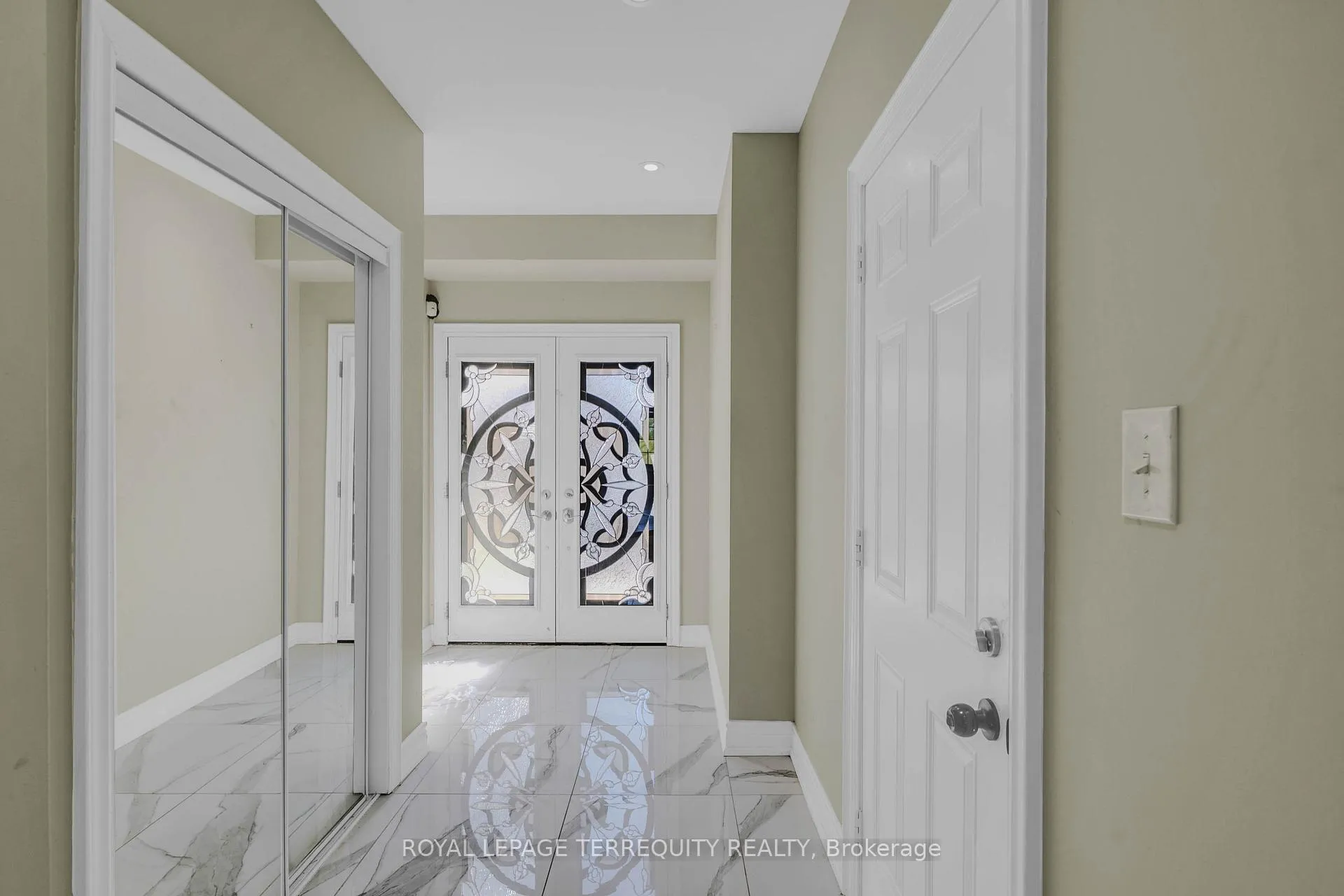 Photo 4 of 856 Audley Road N, Ajax, Central East — HOMEH