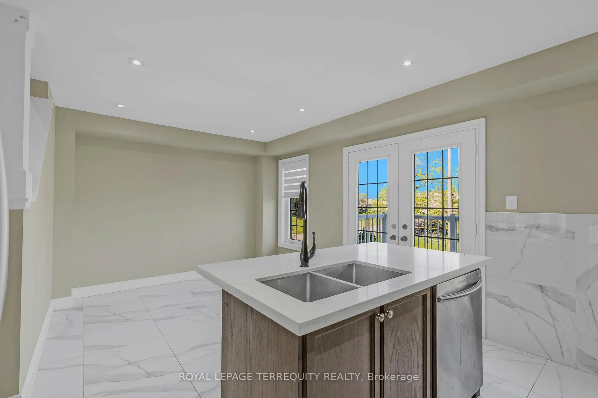 Photo 20 of 856 Audley Road N, Ajax, Central East — HOMEH