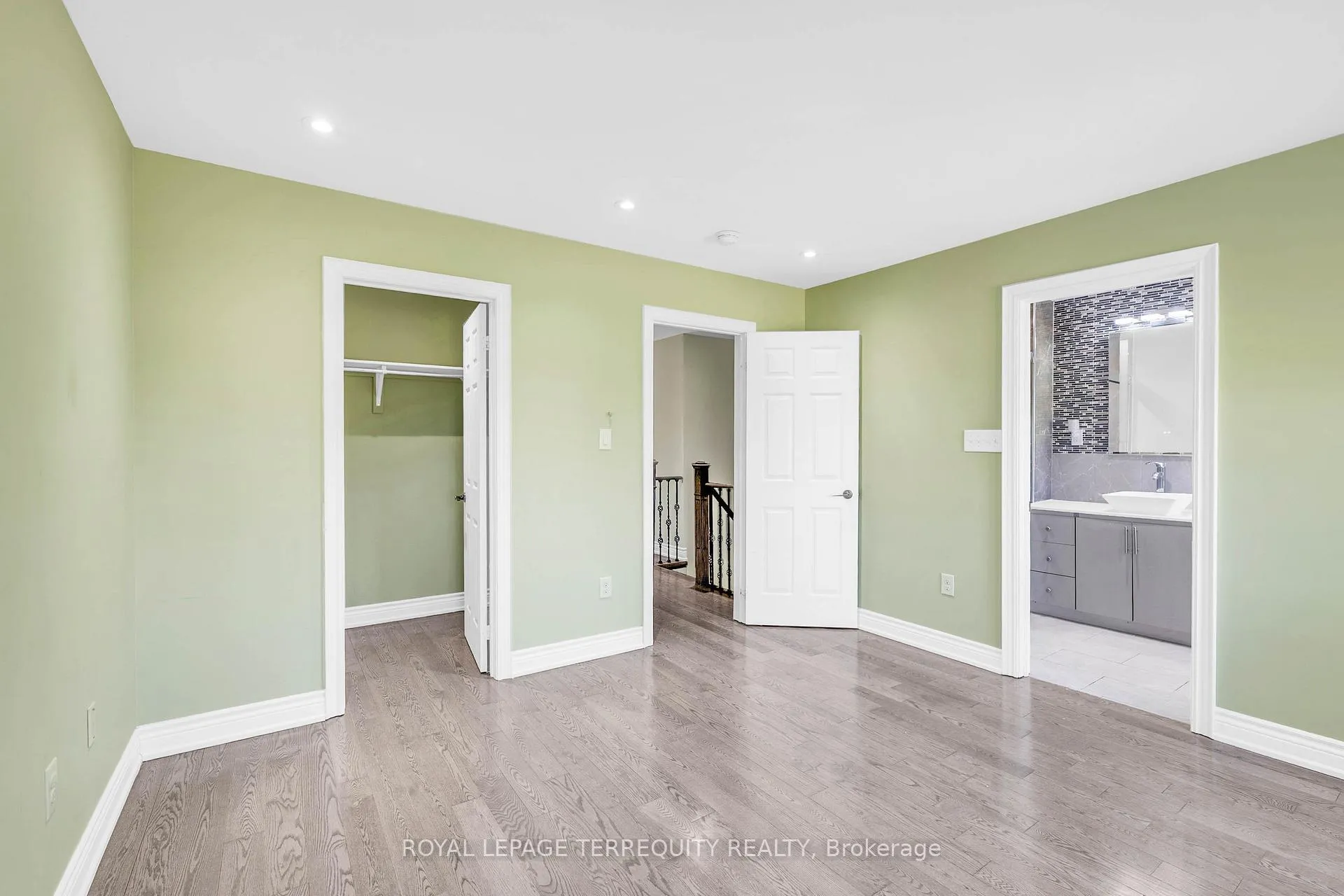 Photo 24 of 856 Audley Road N, Ajax, Central East — HOMEH